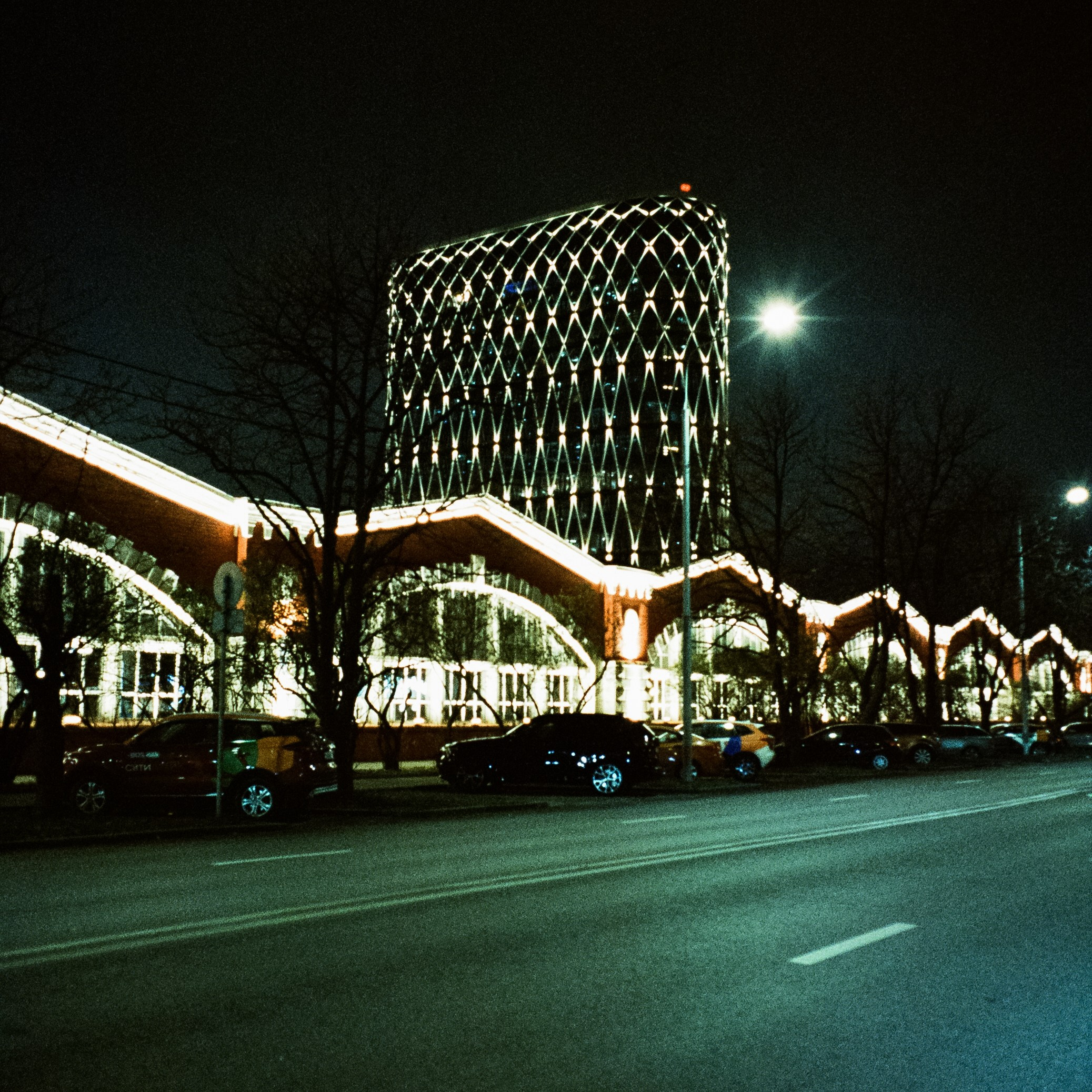 Малая Грузинская, Садовое, Петровка / Voigtlander BESSA-T — Ultron 28 mm f/2 / SFL 500T