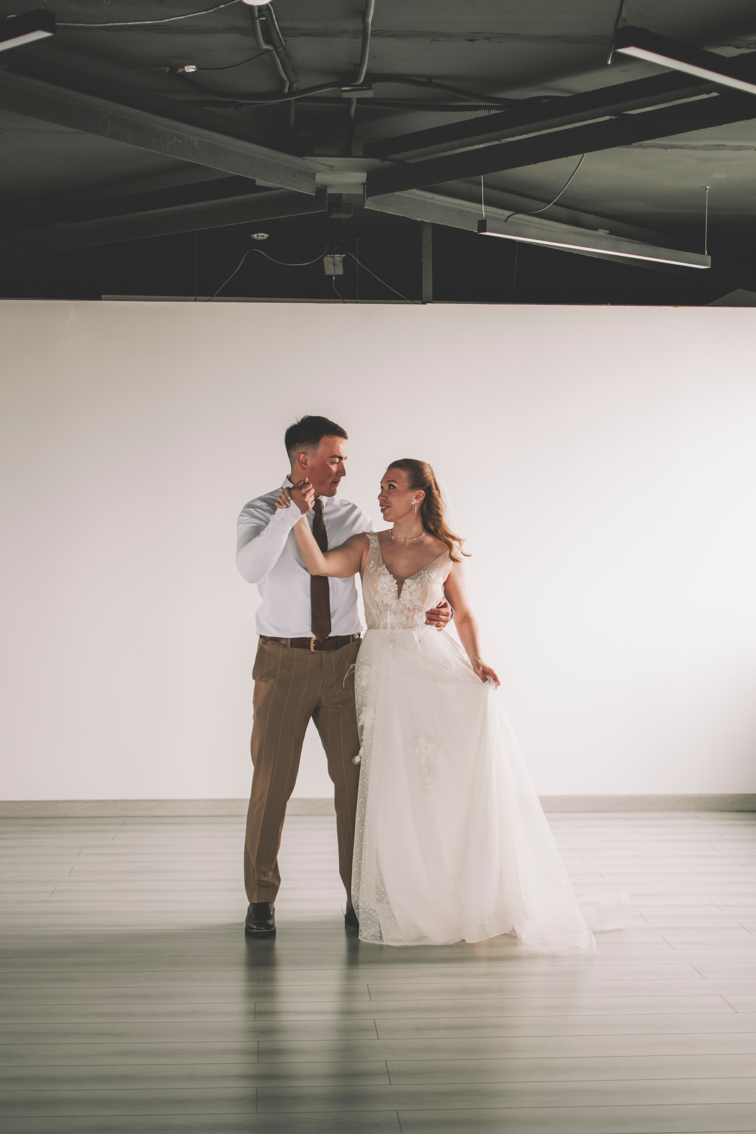 Альберт и Анастасия (Студийная фотосессия, роспись в ДК Нефтяник + фотосессия с гостями). Семейный и свадебный фотограф Губкинский и Ставрополь