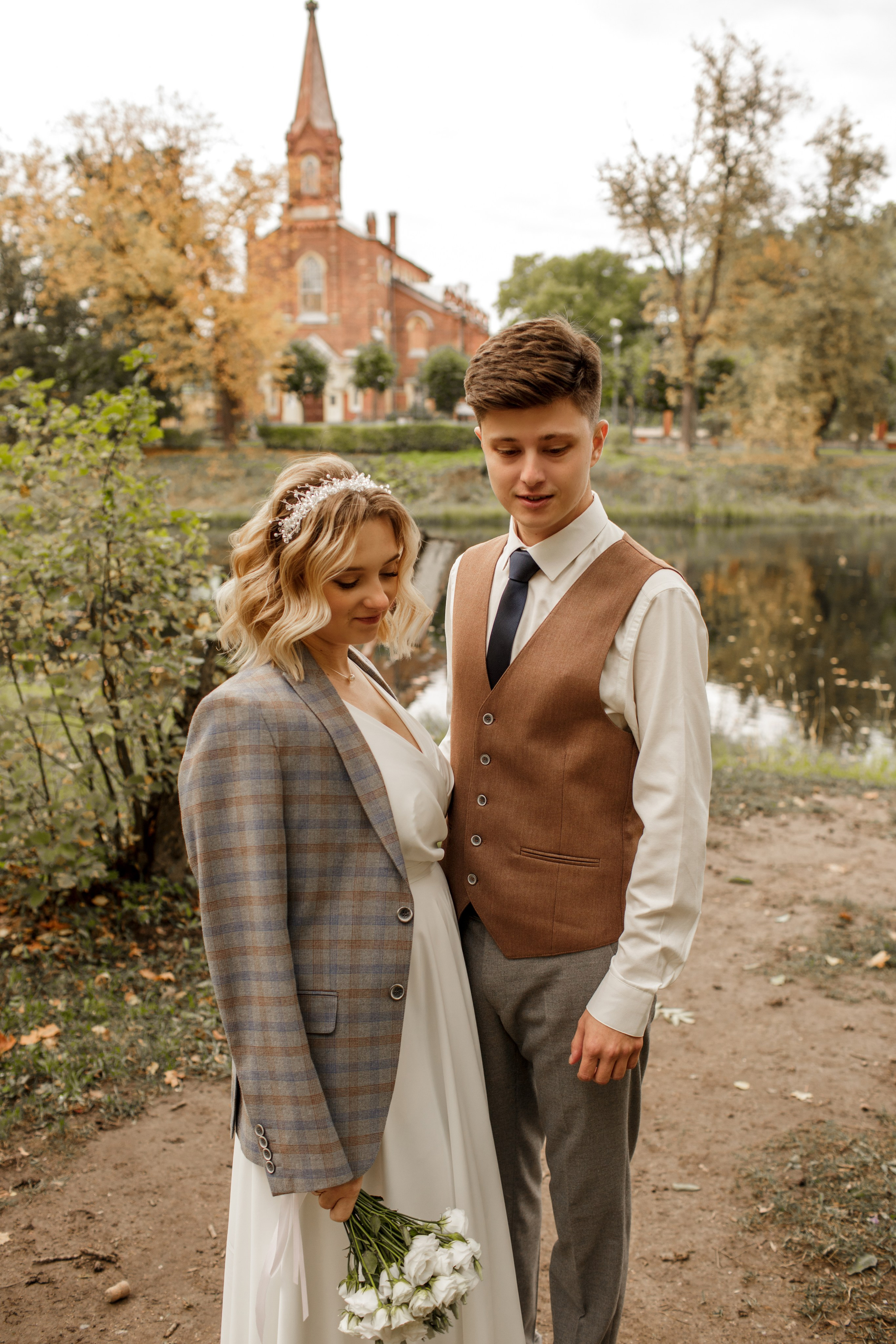 Татьяна и Евгений. Золотая осень на Петроградской стороне и в Пушкине. Свадебный фотограф Кирилл Белый