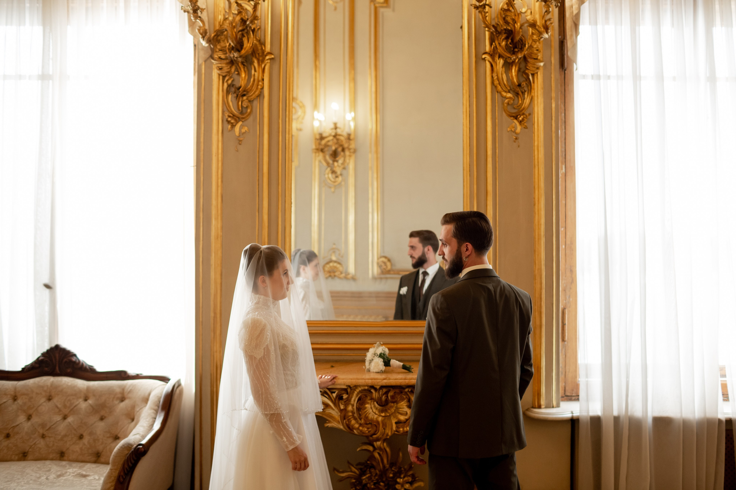 Свадебная фотопрогулка в Петербурге. Свадебный фотограф Кирилл Белый