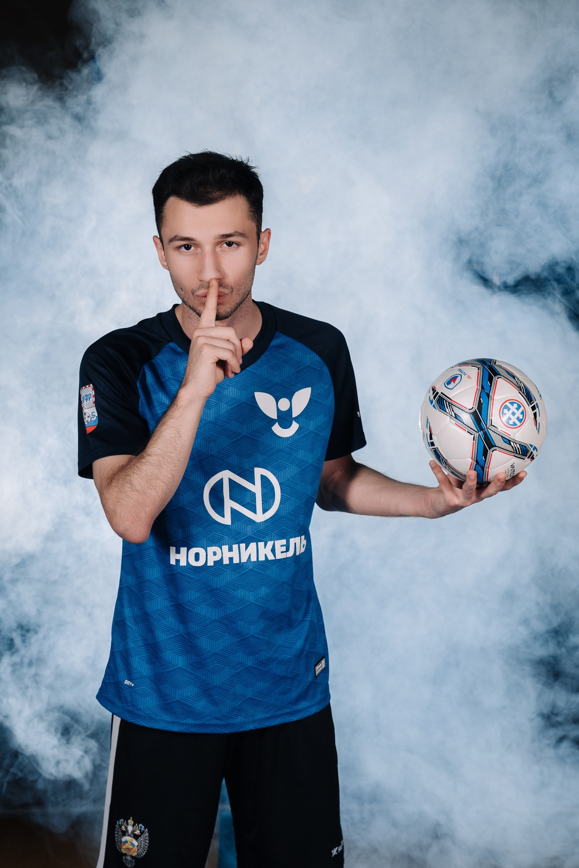 Сборная ВятГУ по мини-футболу. Паша Страхов — фотограф