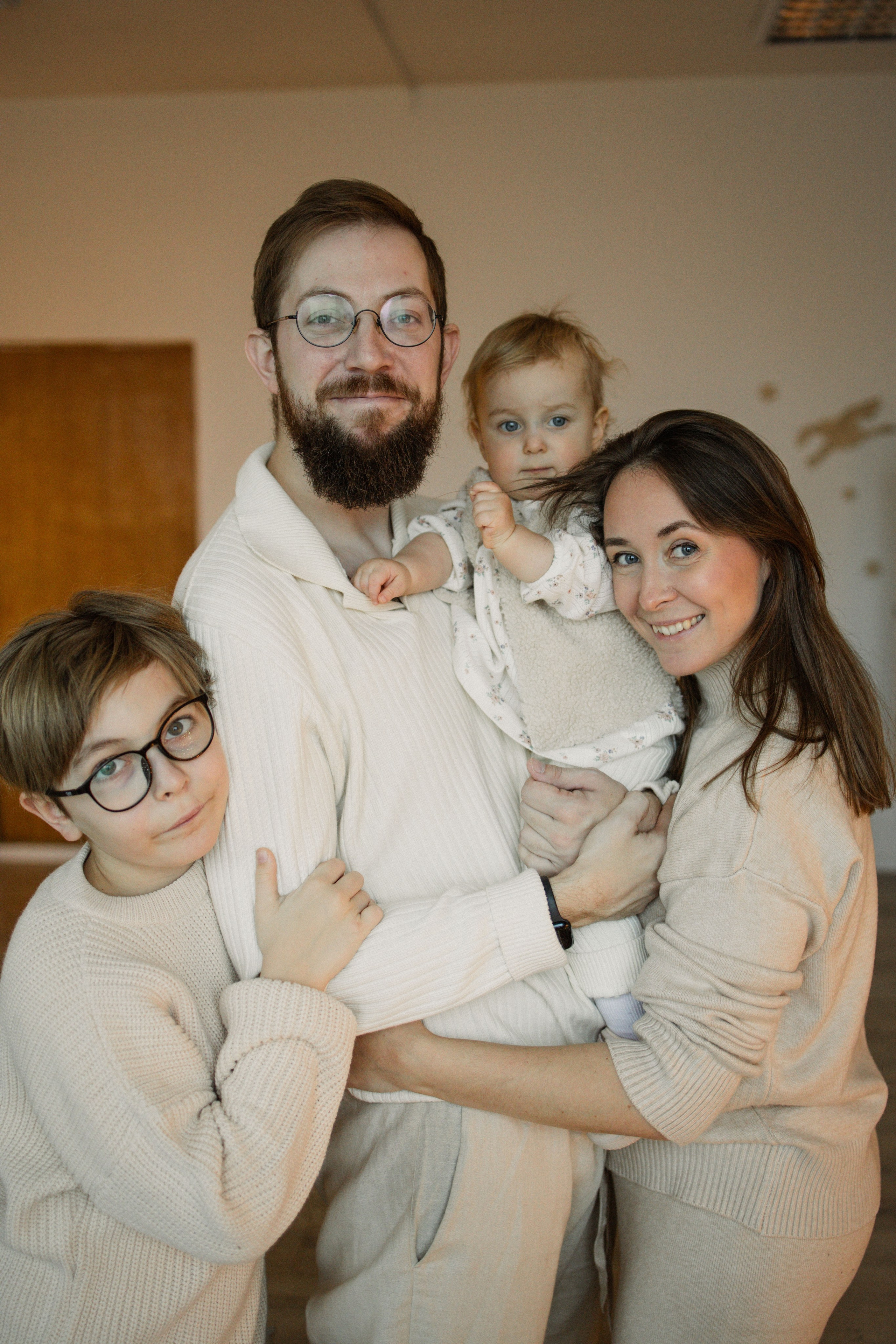 Новогодняя фотосъемка в студии. Семейный видеограф в Москве Элина Ладова