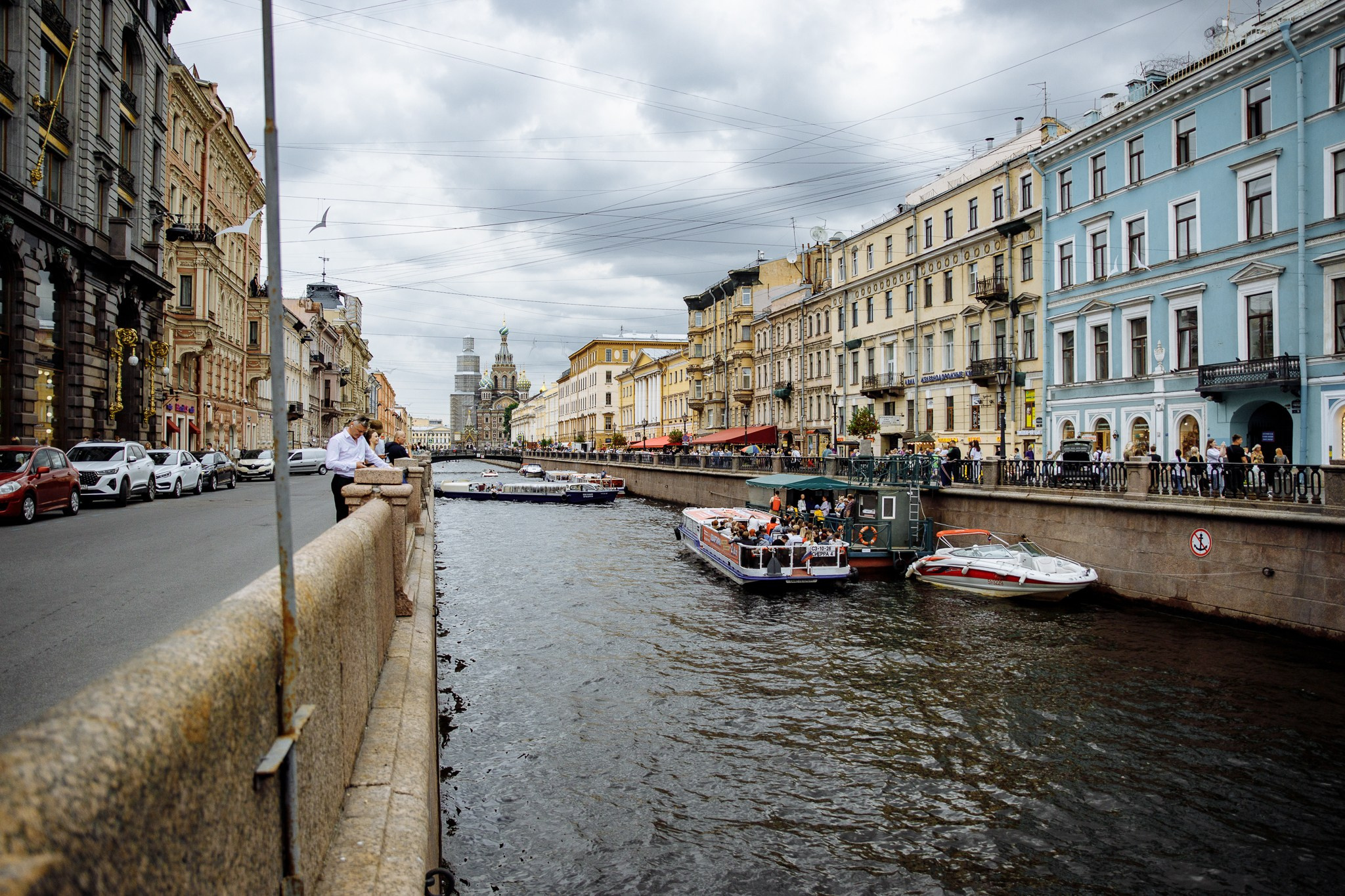 Вдохновение у реки: Персональная съемка дизайнера в Петербурге. Семейный и свадебный фотограф Ростове-на-Дону