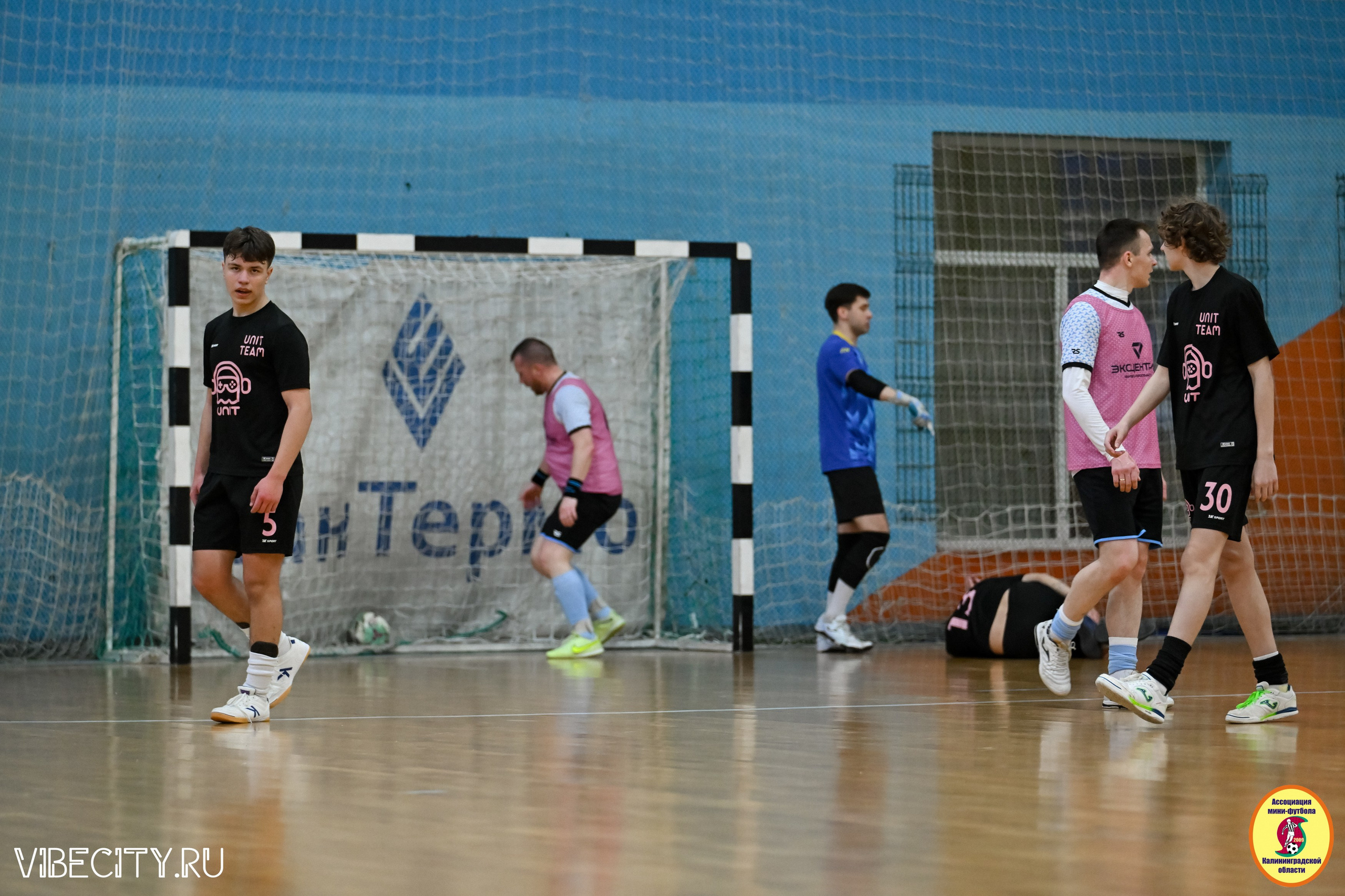 8 тур Корпоративной Бизнес-Лиги по футзалу. VIBECITY.RU Вайб Сити Ру Фоторепортажи Фотоотчеты Калининград