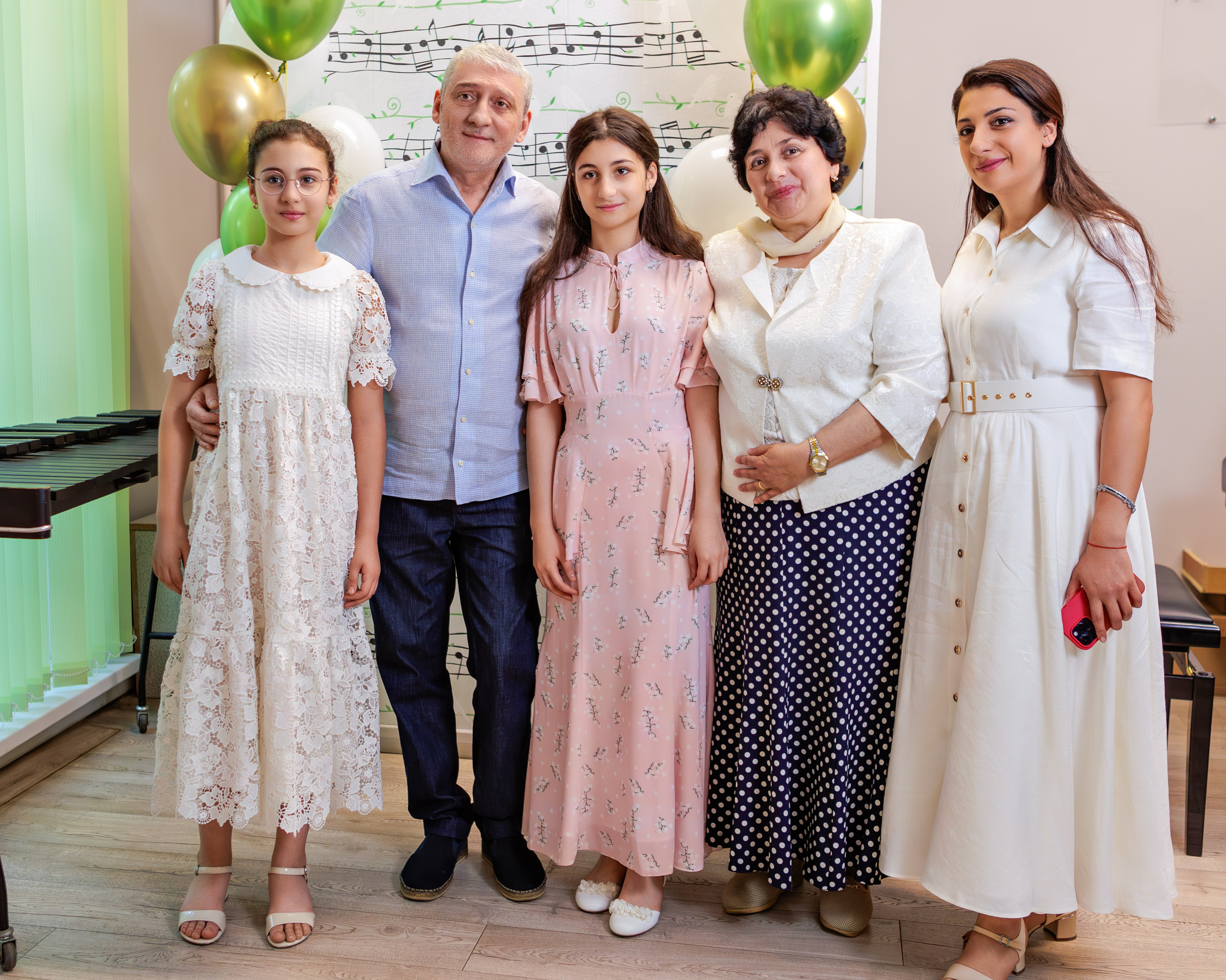 Вручение дипломов в Детской музыкальной школе имени Н. П. Будашкина. Выпускные альбомы и школьный фотограф в Подольске, Троицке, Щербинке, Москве и Московской области