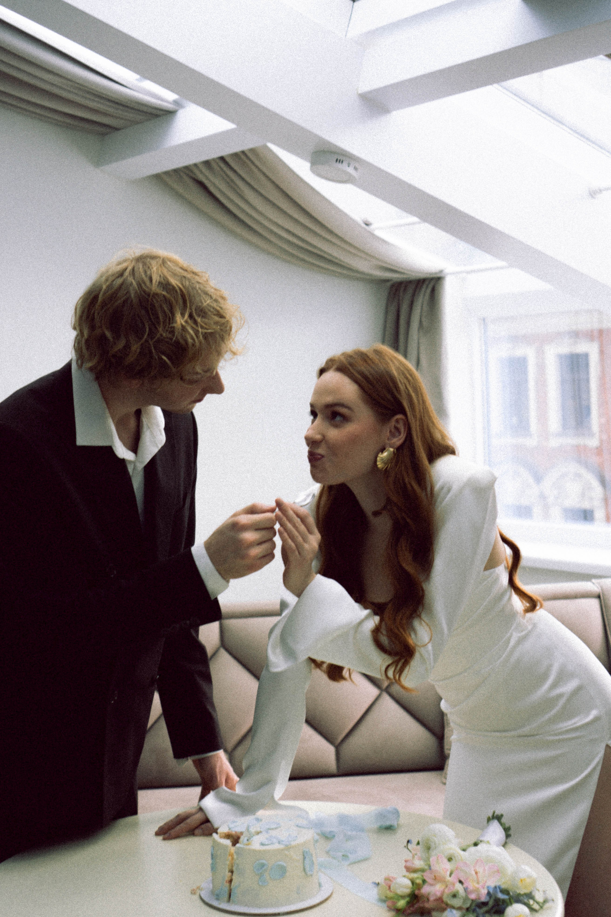 СВАДЕБНАЯ СЬЕМКА В ОТЕЛЕ. СБОРЫ ЖЕНИХА И НЕВЕСТЫ И ТАКЖЕ ТОР И ПОДГОТОВКА К ПРОГУЛКЕ. Профессиональный фотограф, Санкт-Петербург — Виктория Богомолова