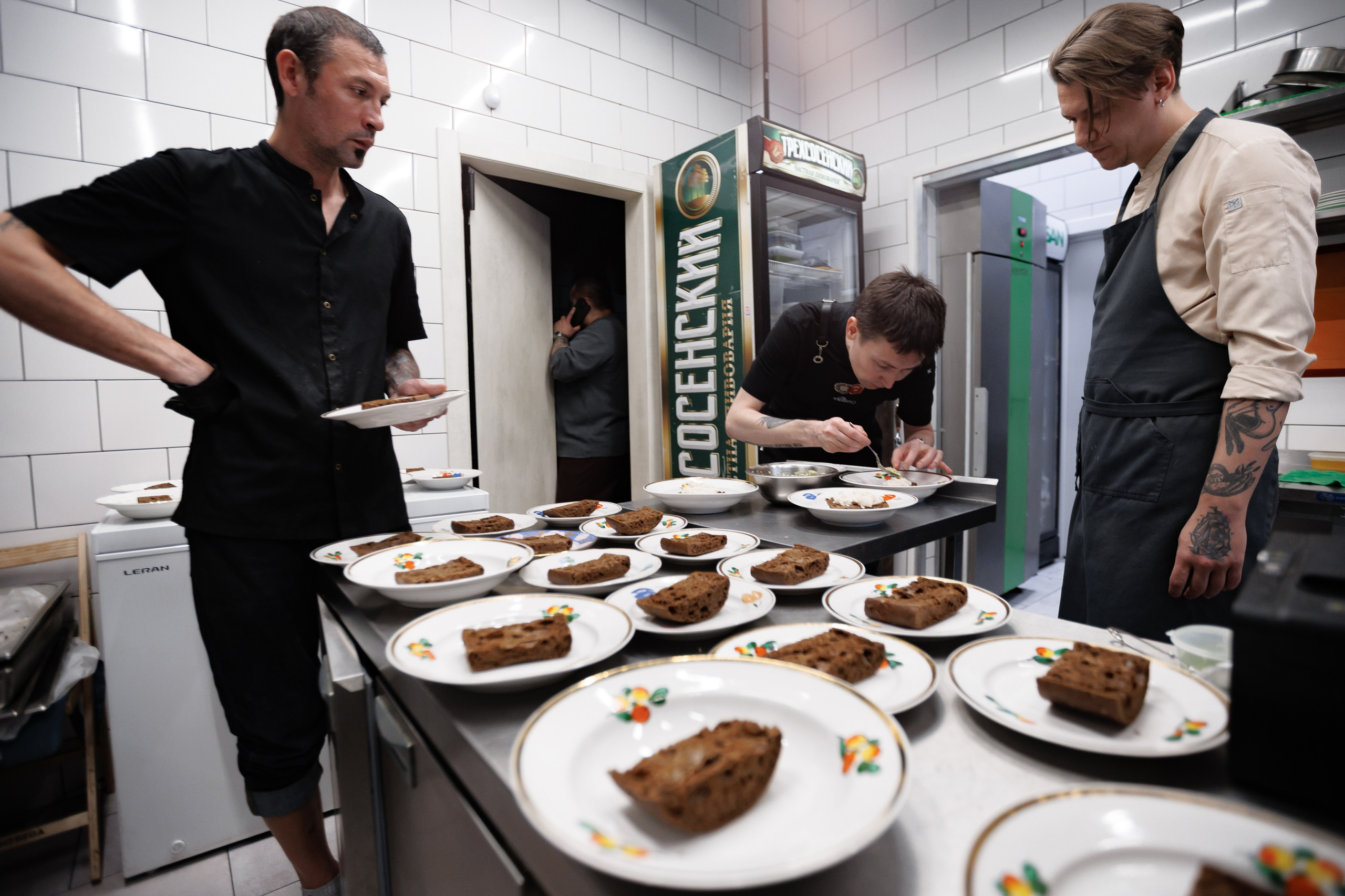 Гастроужин Поселенцы в гостях у Самозванцев