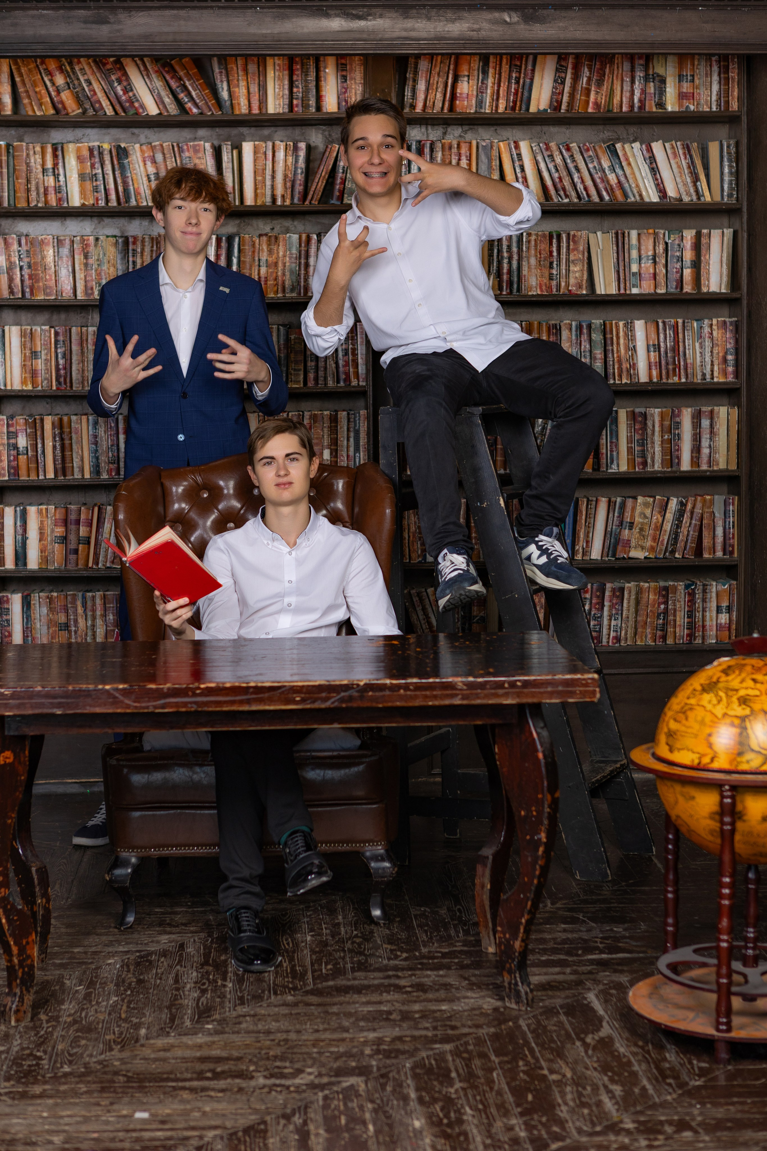 ВЫПУСКНЫЕ АЛЬБОМЫ. Детский и семейный фотограф с животными в Москве Гурьева Надежда