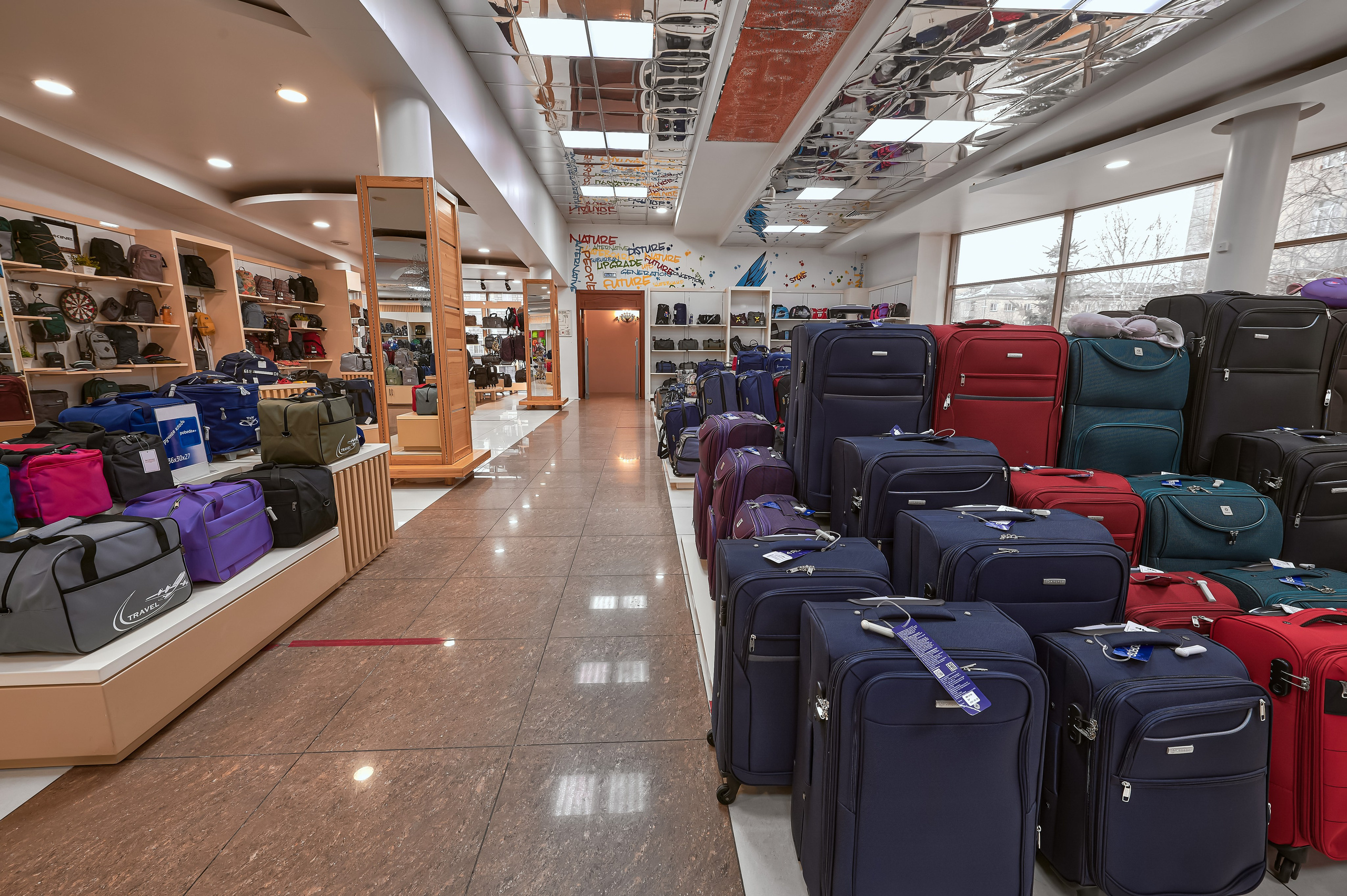 Портфолио по интерьерной и экстерьерной фотосъёмки: Мир Сумок — Правый берег. Фотограф Яковлев Роман — Красноярск