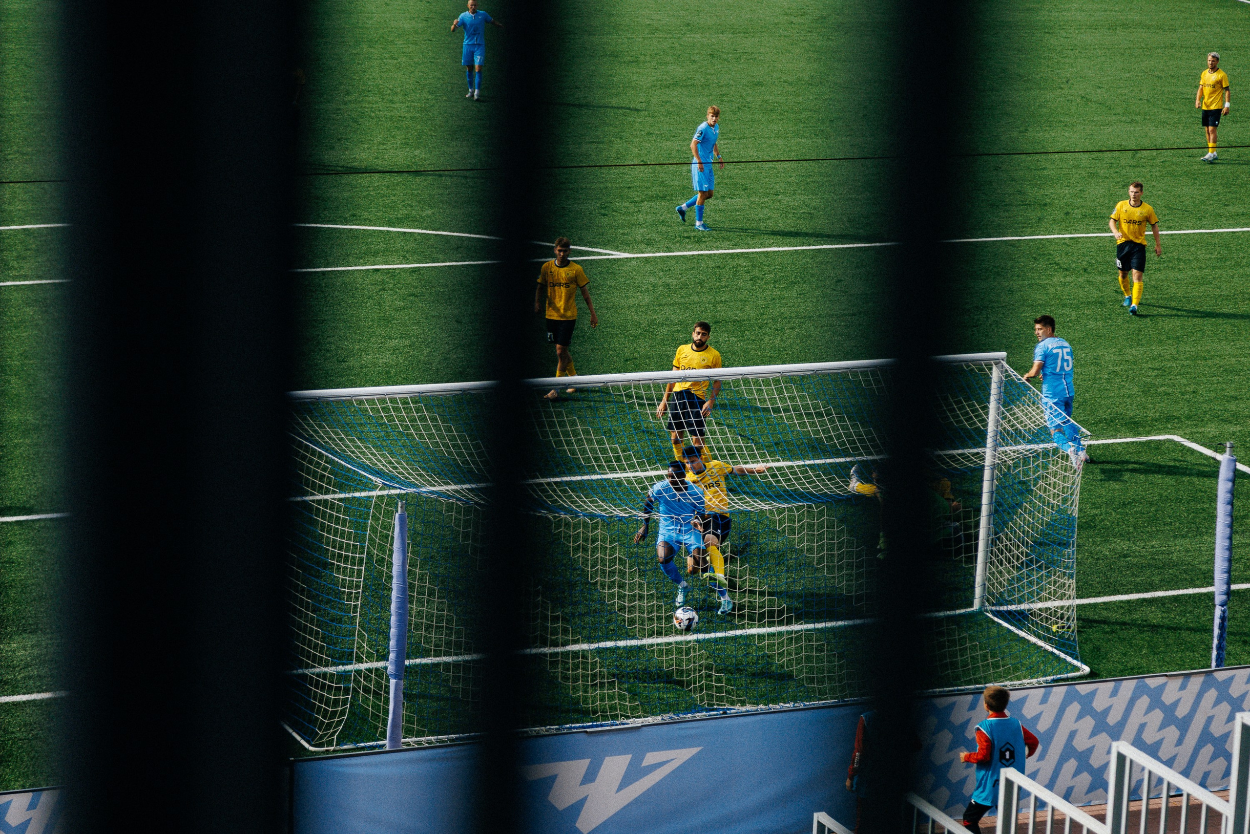 ФК ЧЕЛЯБИНСК Х ФК ВОЛГА. Репортажный фотограф Макс Брагин