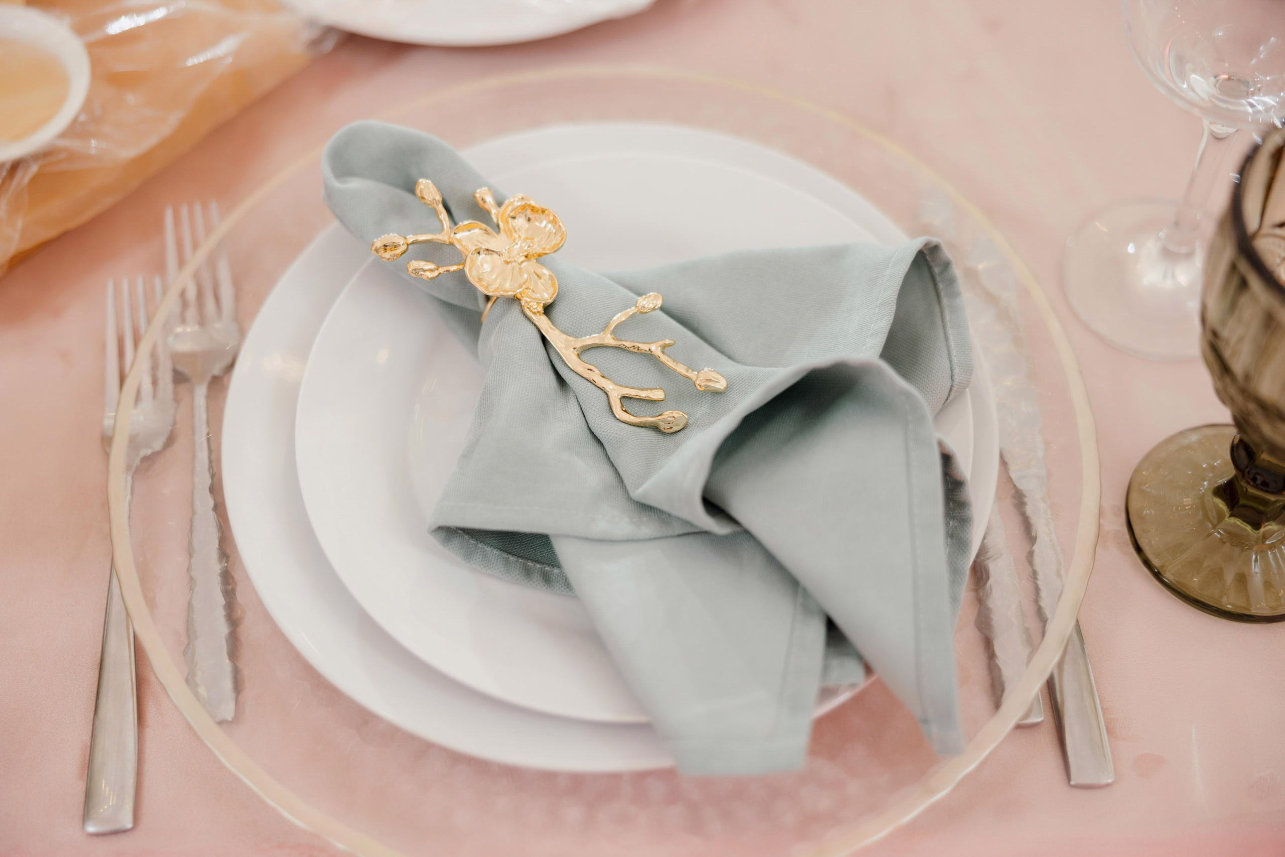 Александр и Валерия. Свадебный фотограф и видеограф Юрий и Эля Дубинины