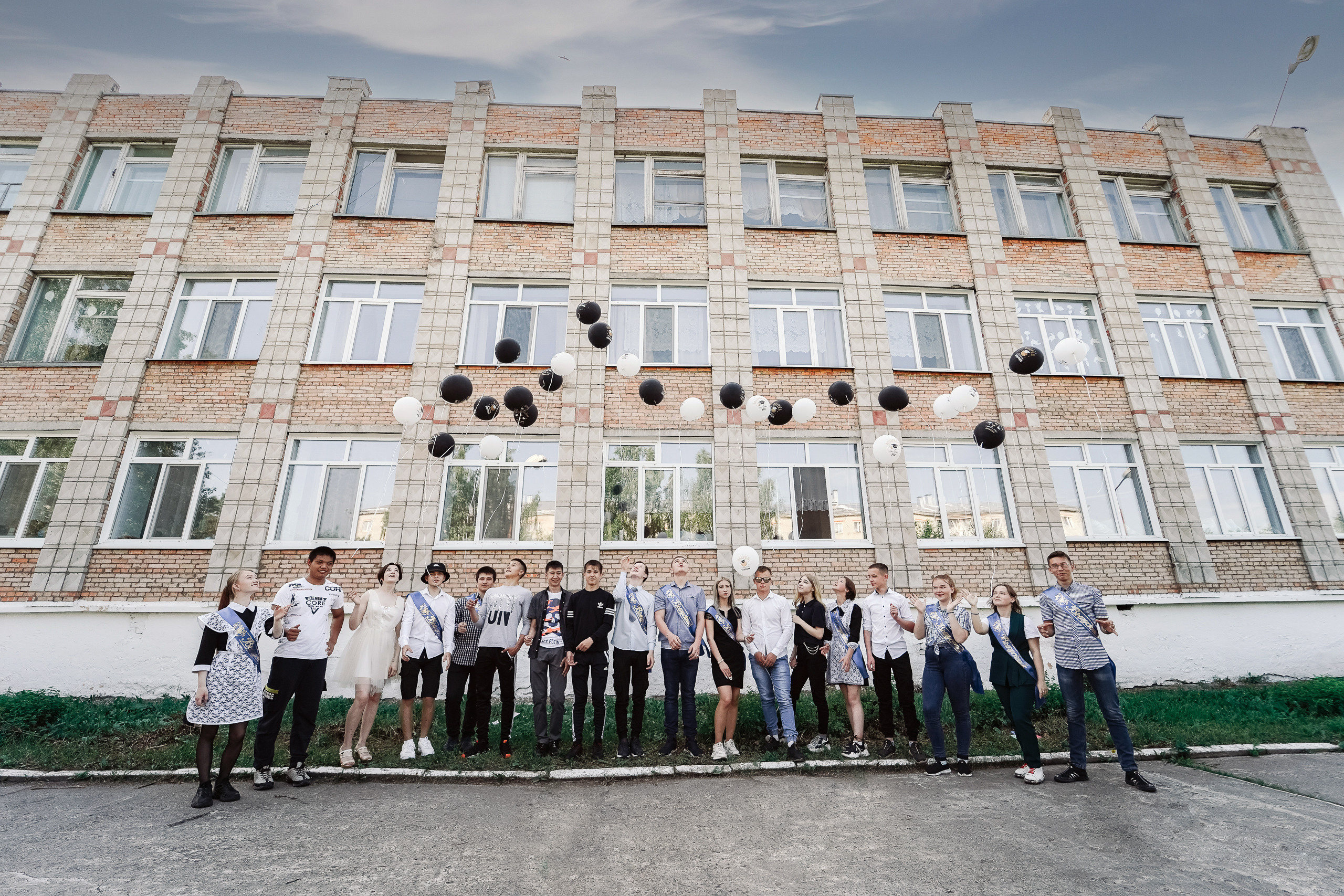 Фотосъёмка 9-11 класс. Выпускные альбомы в Томской области. Видеосъёмка на выпускной