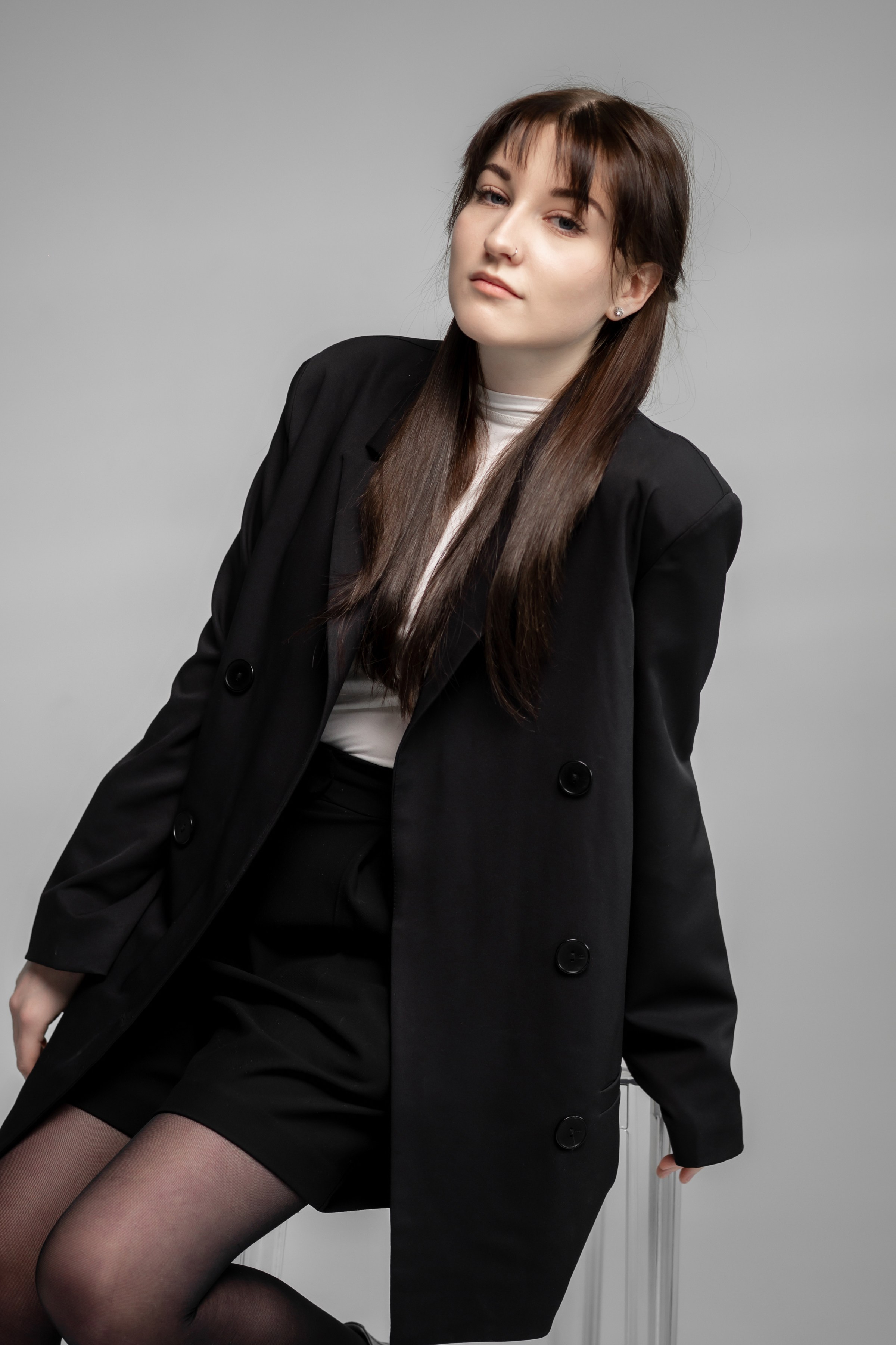 Портреты в студии на белом фоне. Ольга Плаксина фотограф в Саратове