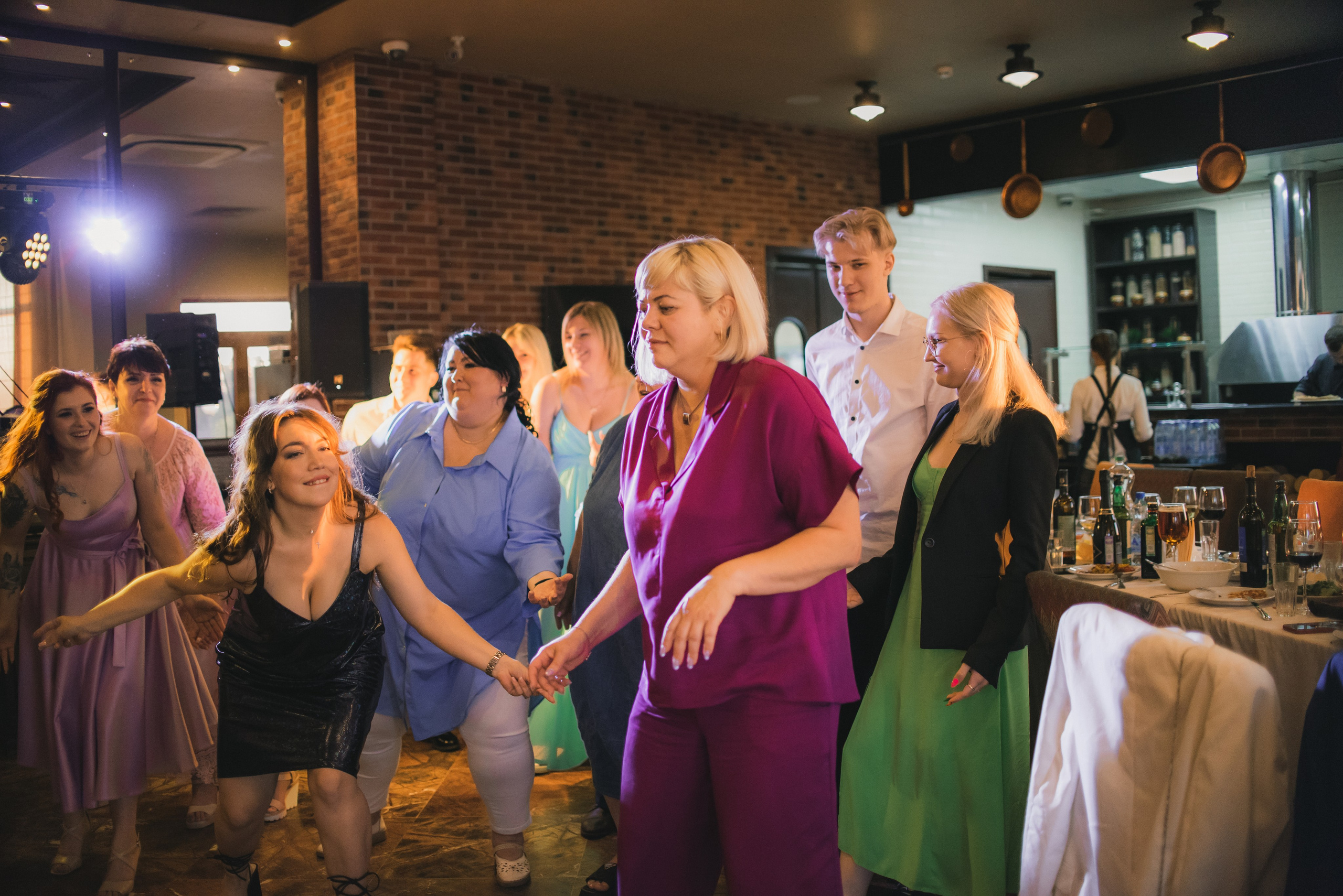 Саксофонист москва ведущий москва живая музыка на свадьбу ведущий. Свадебный ведущий в Москве Саксофон на свадьбу