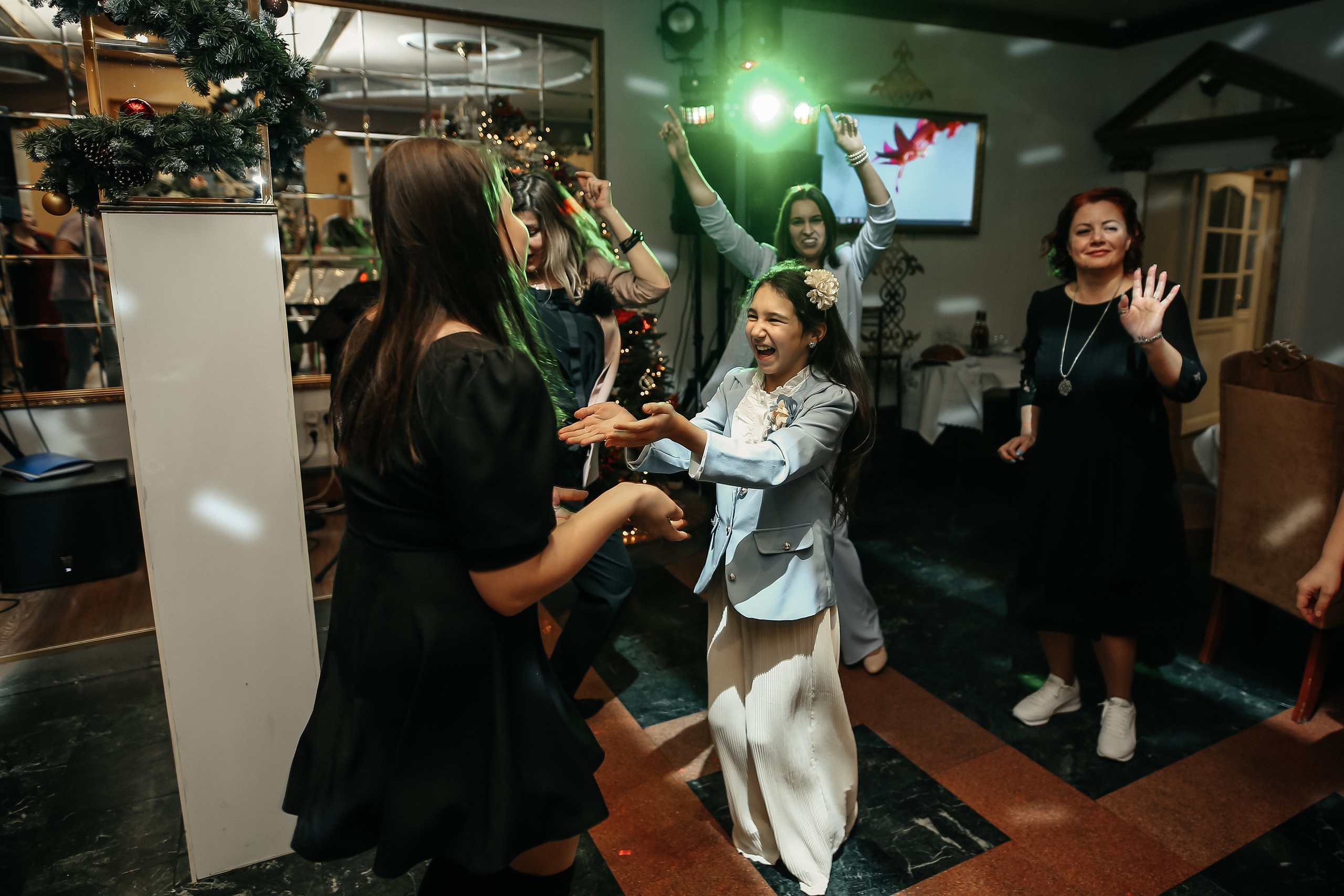 Живая музыка в Москве Ведущий Москва Саксофон Топ ведущих на свадьбу. Свадебный ведущий в Москве Саксофон на свадьбу