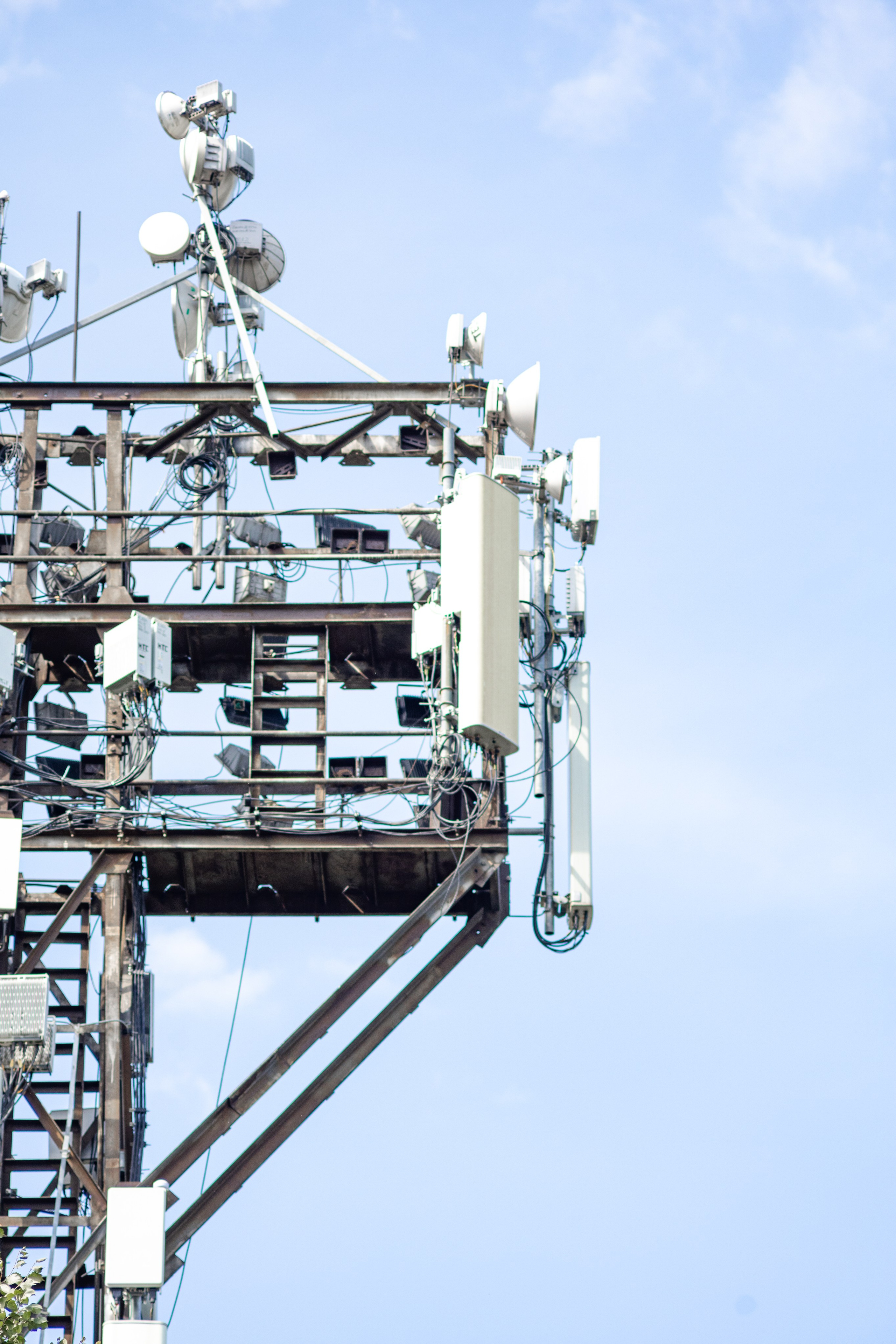 Как я собрал «Монстра» из ретро-оптики Tokina 200 mm f/3.5 и протестировал её на современной Canon R6 Mark II. Коммерческий и репортажный фотограф в Алматы — Jora Abramov