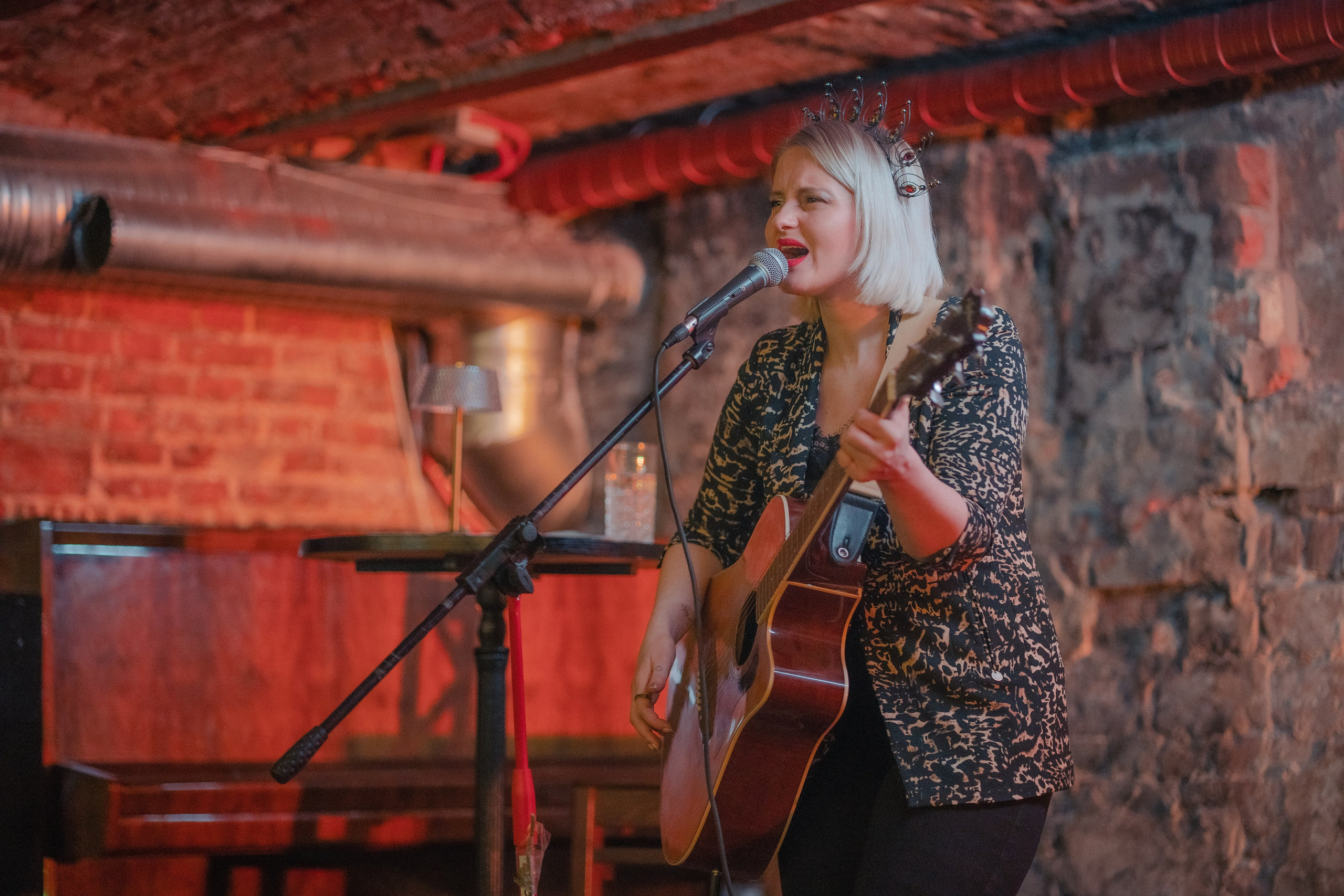 Презентация поэтического сборника. Творческие фотосессии в Москве. Фотоальбом лидера группы ЯЛО
