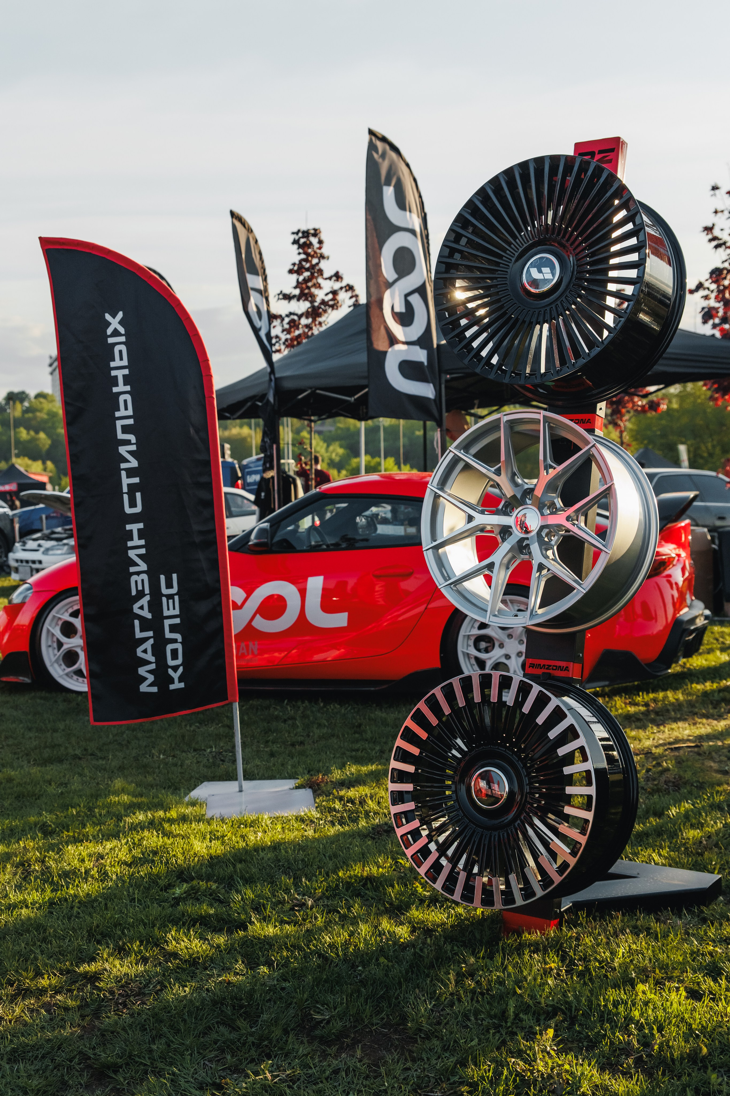 Выставка и дрифт машин. Репортажный фотограф. Москва. Алина Ланская