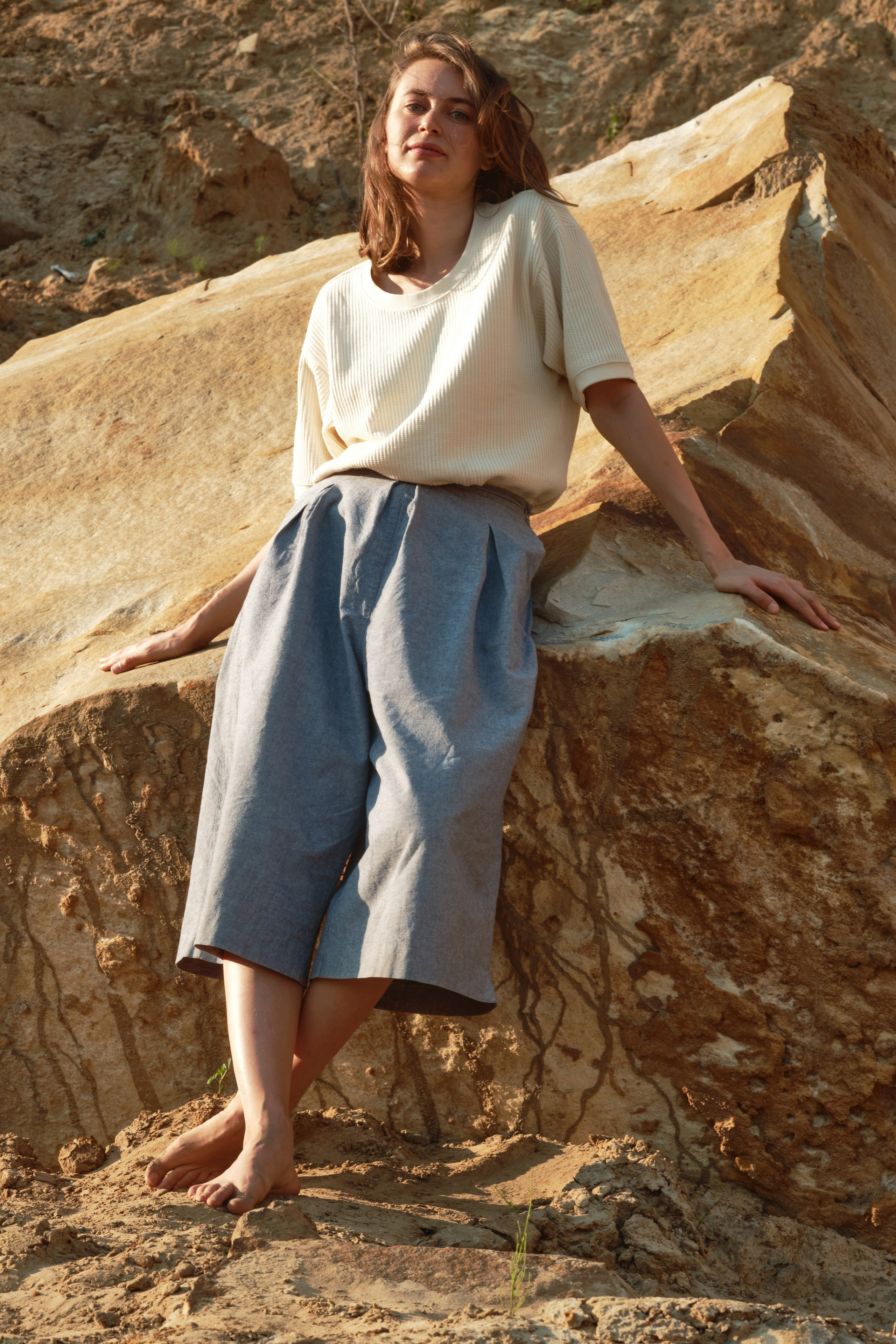 Светлана в пустыне (на пляже). Фотограф Максим Ерёмин