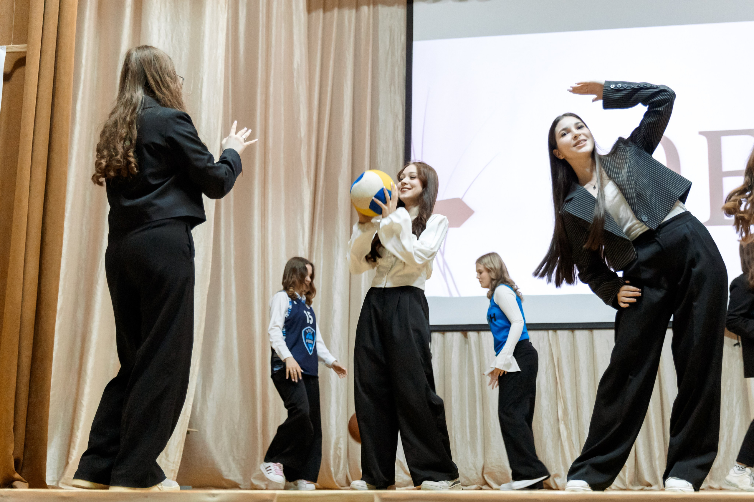 Выпускной шк 88 9-е кл. 24.05.2024. Свадебный и Семейный фотограф г. Ижевск Гульназ Солдатова. Гульназ фото