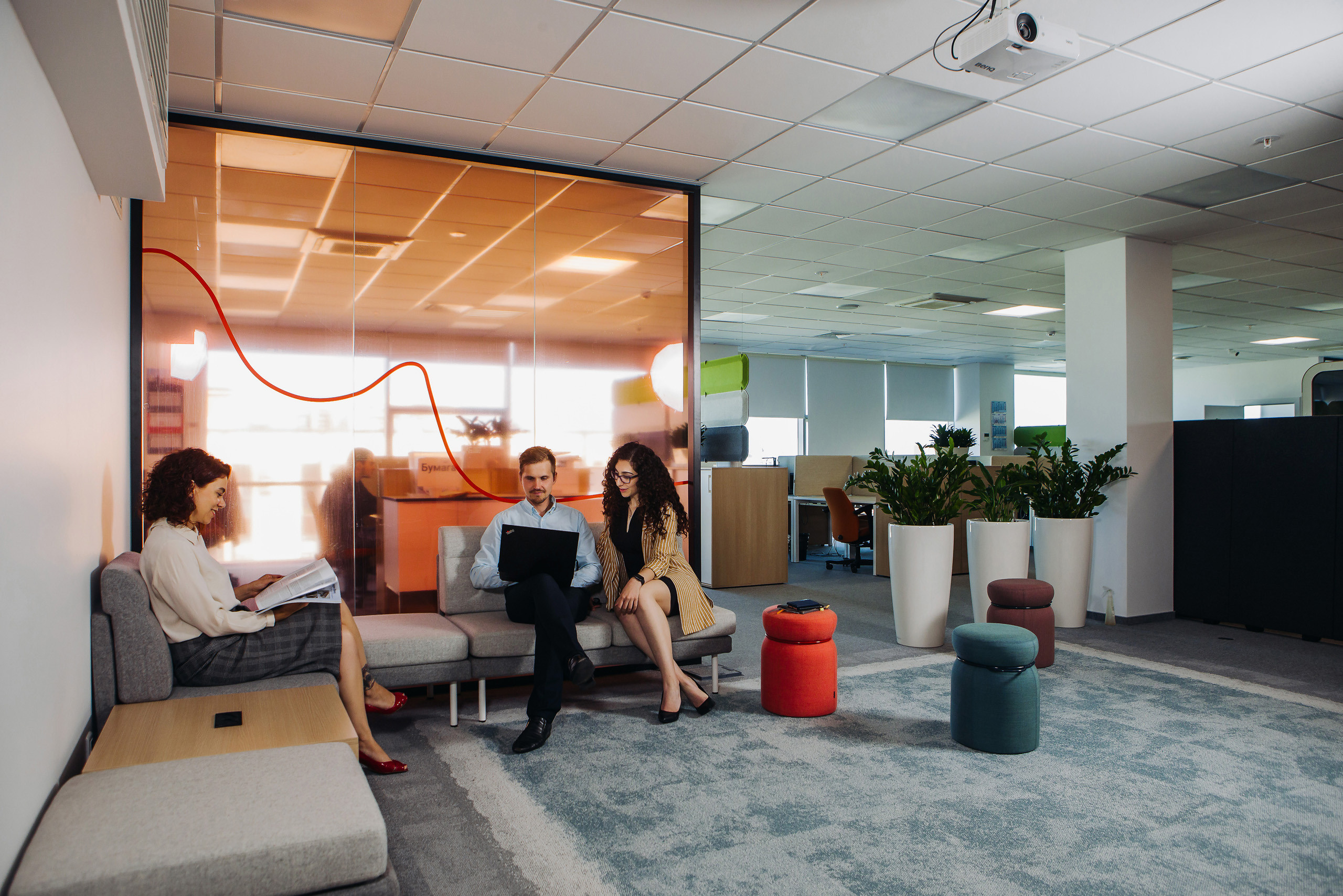 Портреты сотрудников в офисе, деловой портрет, фотограф Ксения Сытина