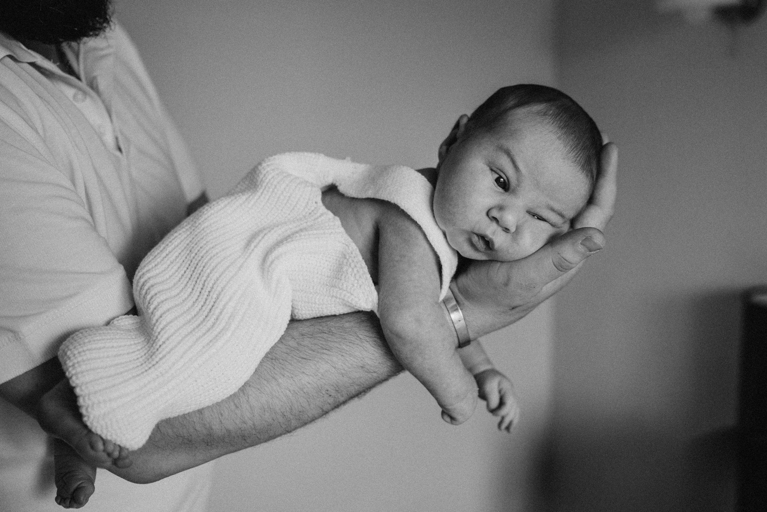 Большое маленькое чудо. Домашняя съемка новорожденного. Семейный фотограф в Железнодорожном Масаева Елена