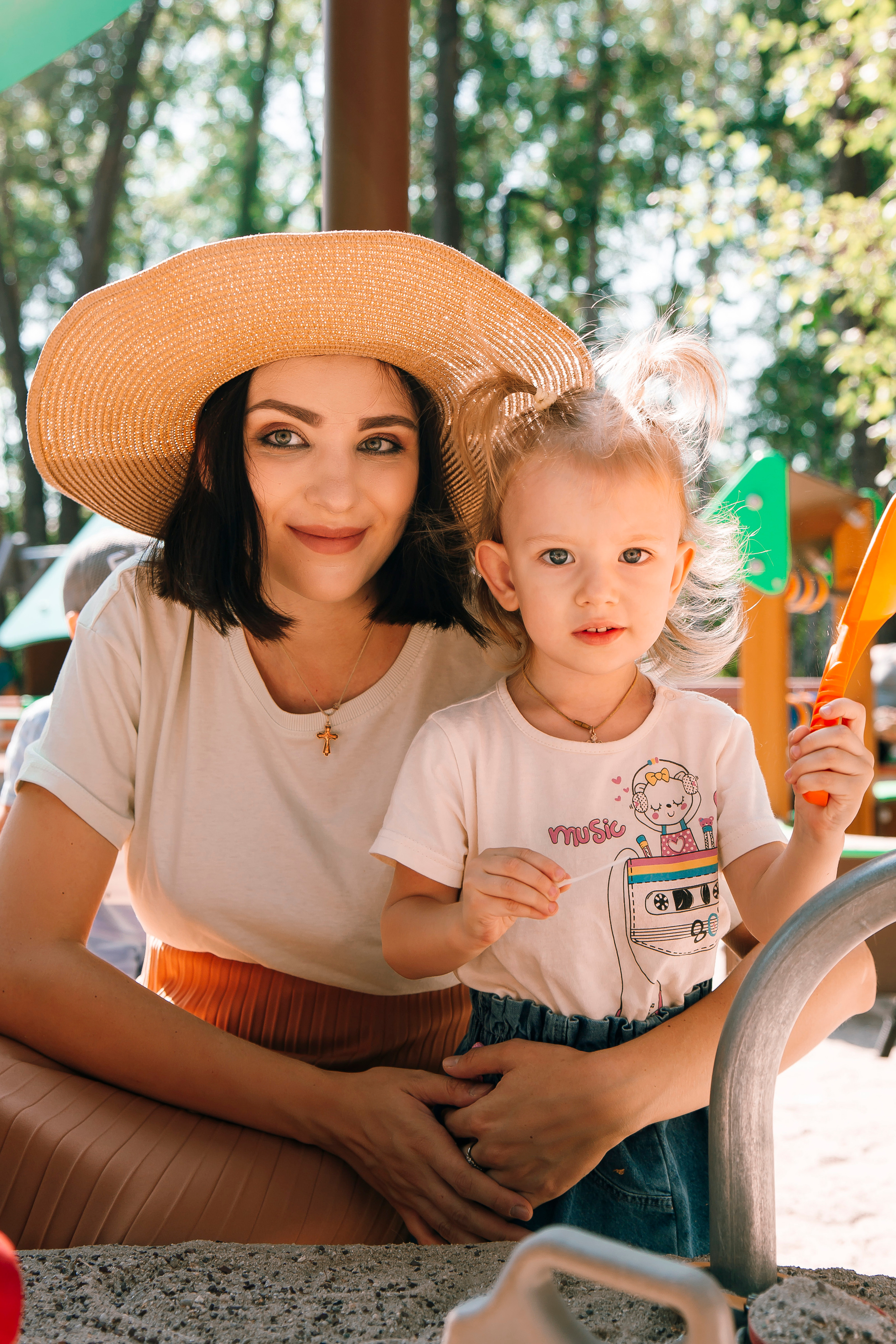 Прогулочная семейная фотосессия в Екатеринбурге. Свадебный, семейный фотограф, контент съёмка. Екатеринбург. Елена Граф