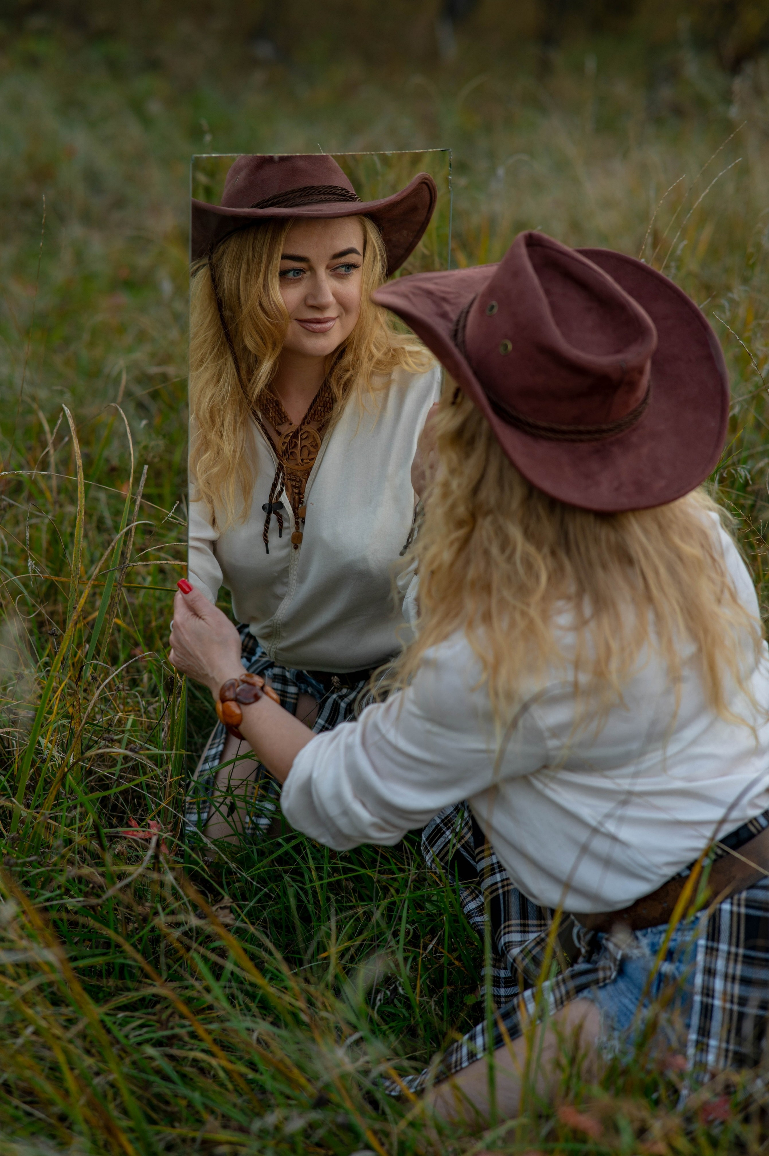 Юлия в осенней природе. Семейный и свадебный фотограф в Абакане Юлия Су