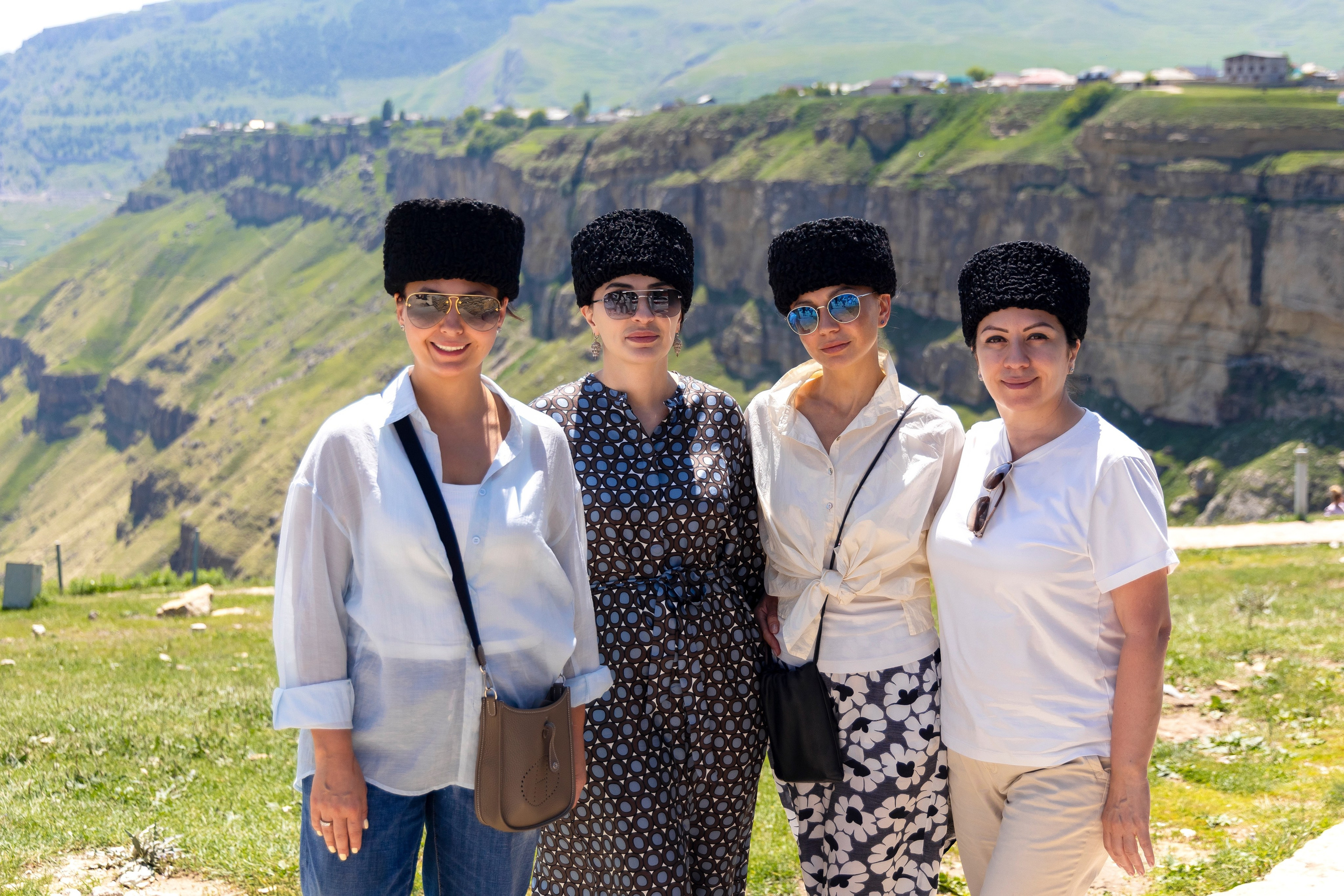 Выездное фотосопровождение туристов. Свадебный и семейный фотограф в Каспийске Алёна Нурмагомедова