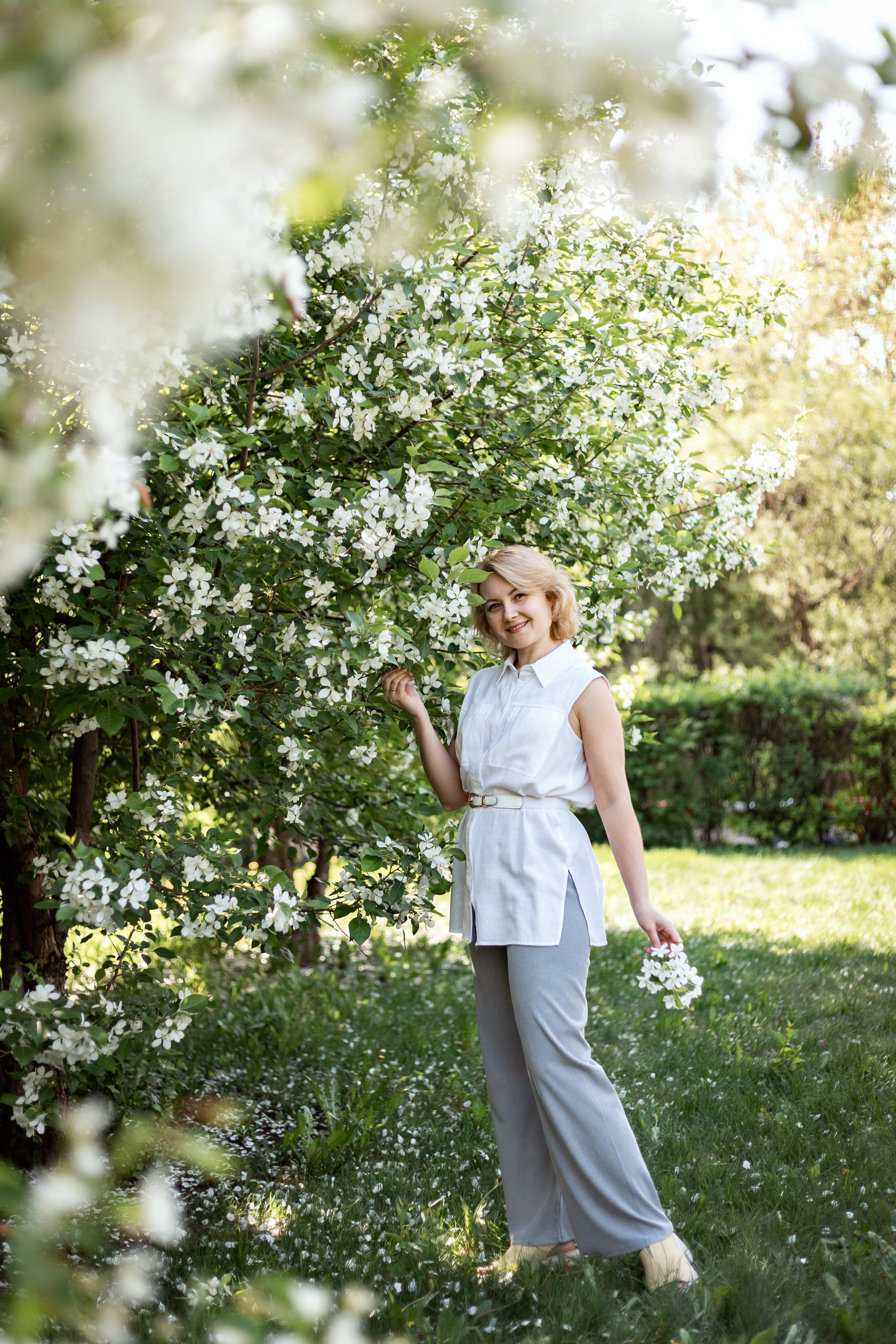 Цветение яблони 2023. Фотограф Пермь. Свадьбы. Семья и дети, школа, д. сад. Фотокниги