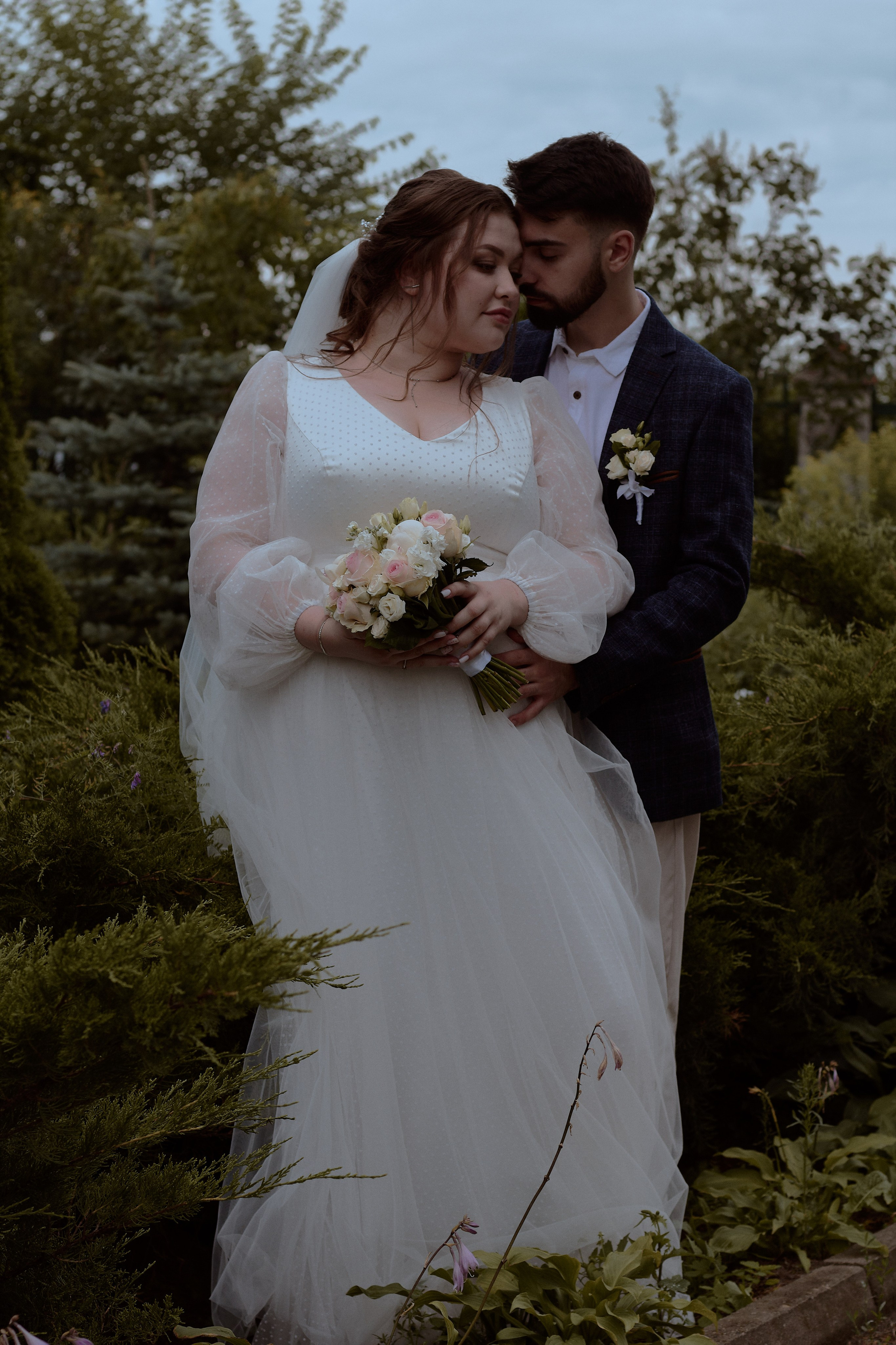 Виктория и Даниэль. Владимирский храм. Фотограф лавстори Москва/МО Приятелева Ангелина