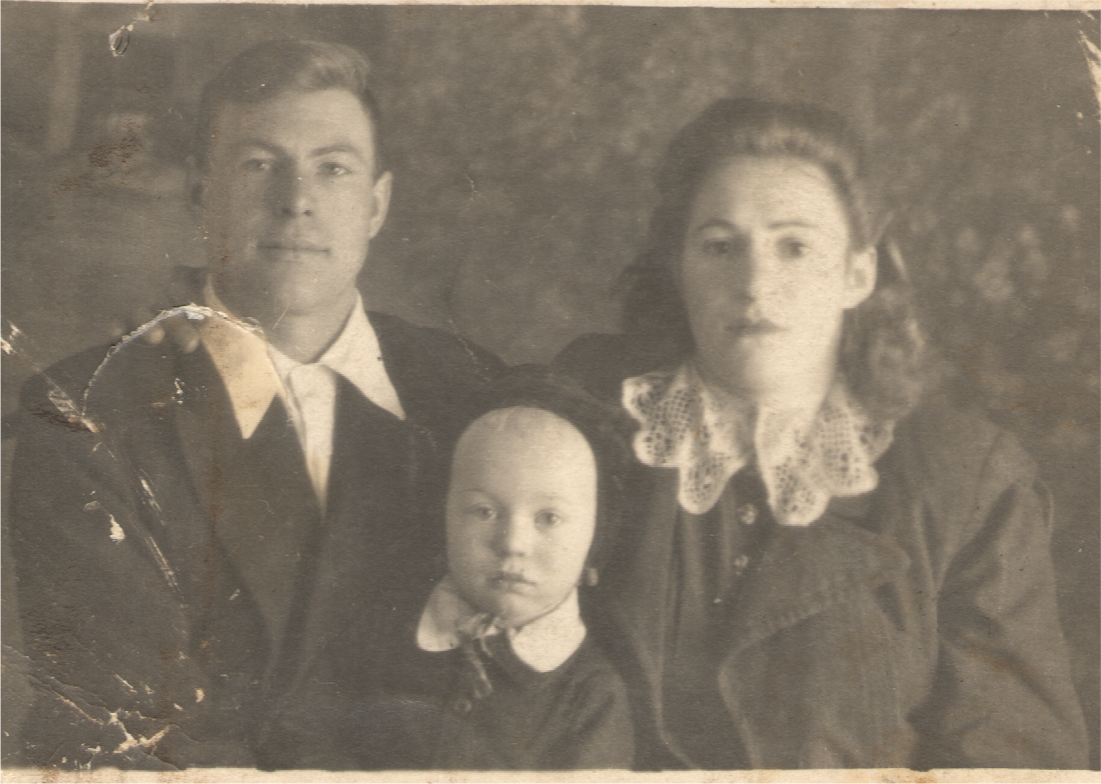 Профессиональная оцифровка и реставрация фотографий. Профессиональный фотограф в Москве и Мо Мария Шантарёва