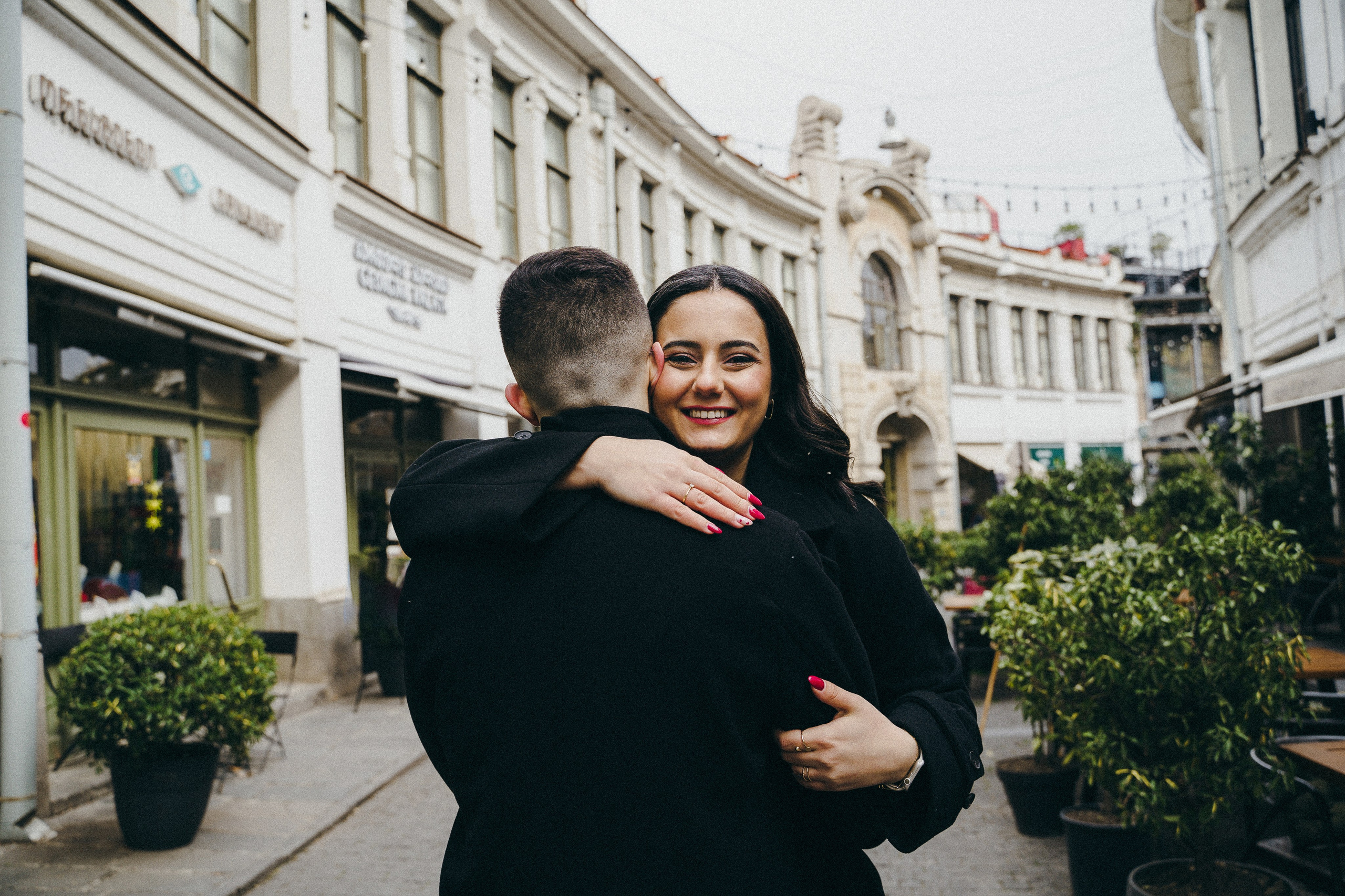 Девушка в красном