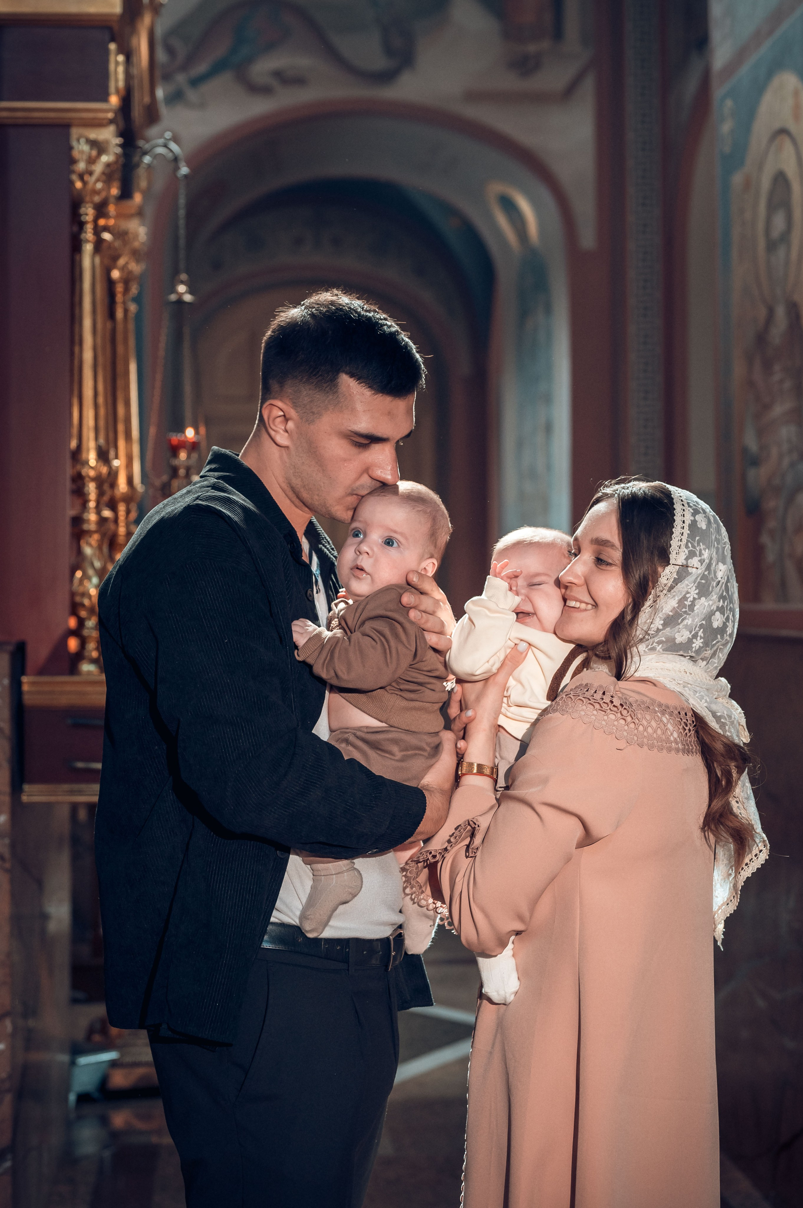 Таинство крещения в храме