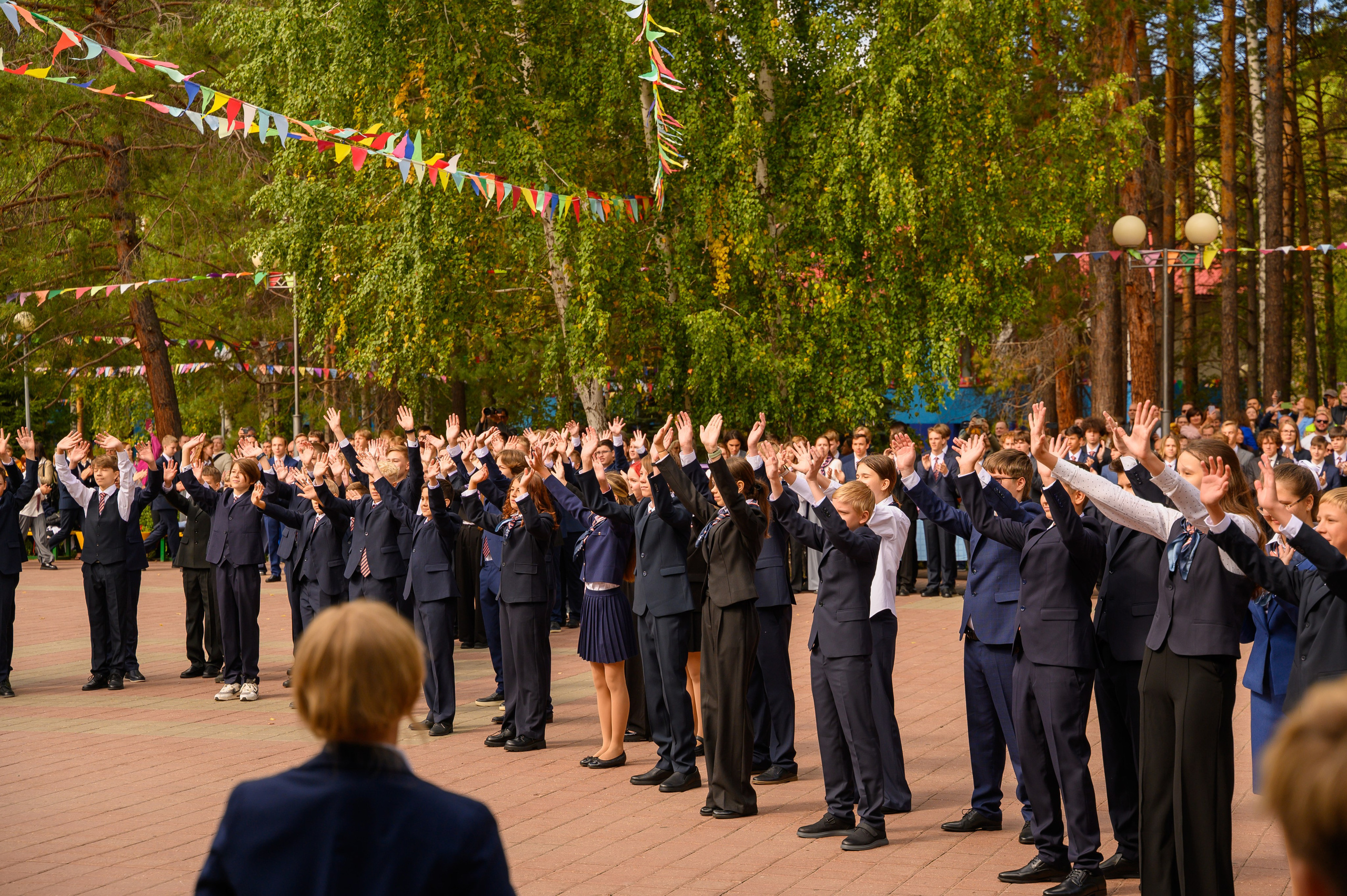 1 сентября линейка ФМШ. Фотограф новорожденных, семейный детский в Тюмени Татьяна Морозова