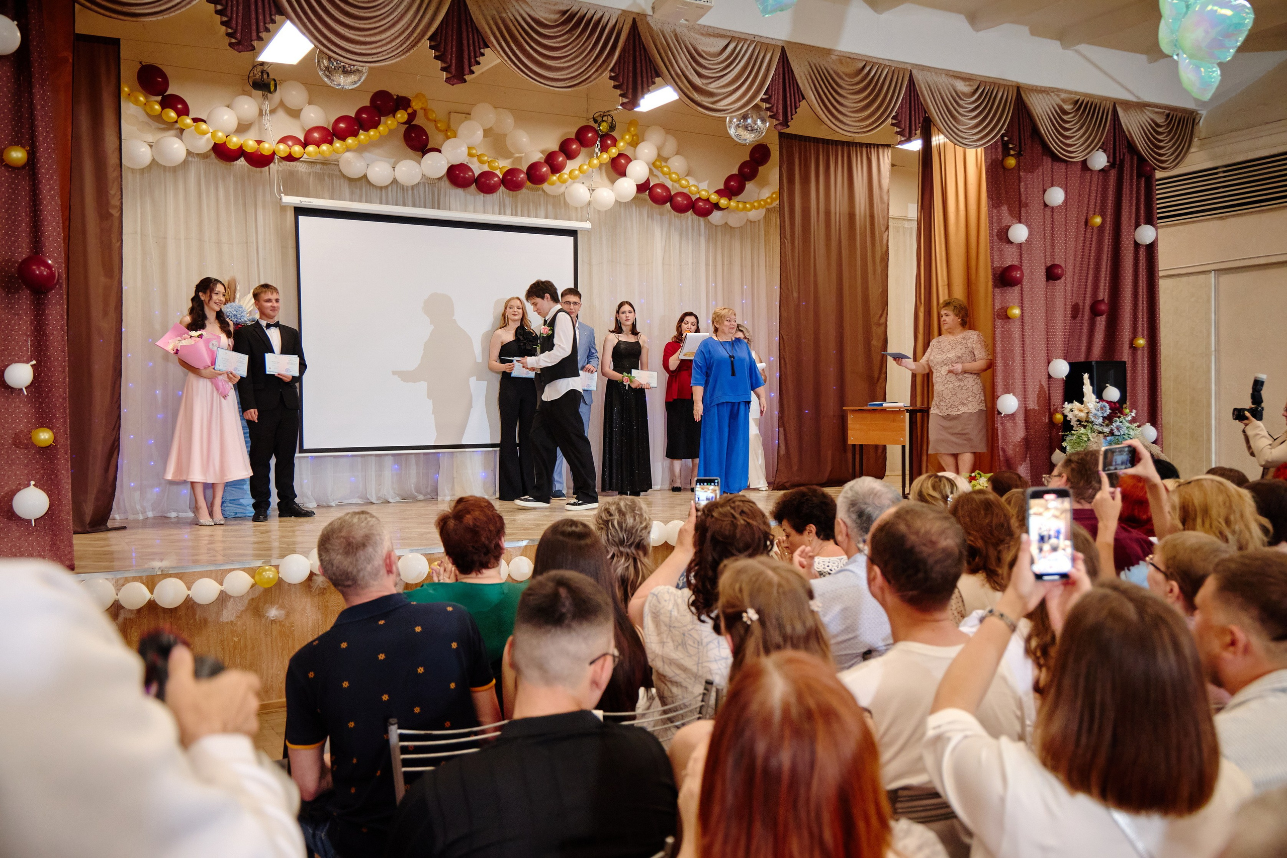 Выпускной 35 Сош. Фотограф Выпускные альбомы Таганрог Сергей Коробченко