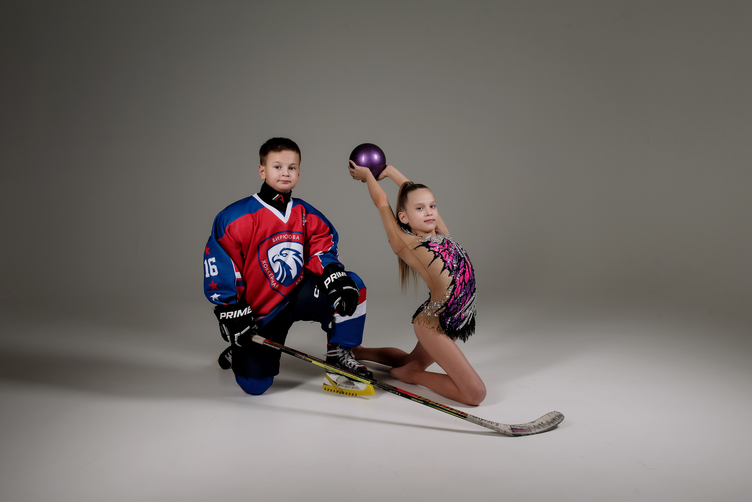Хоккей — Гимнастика групповая съемка. Детский фотограф в Долгопрудном и Москве