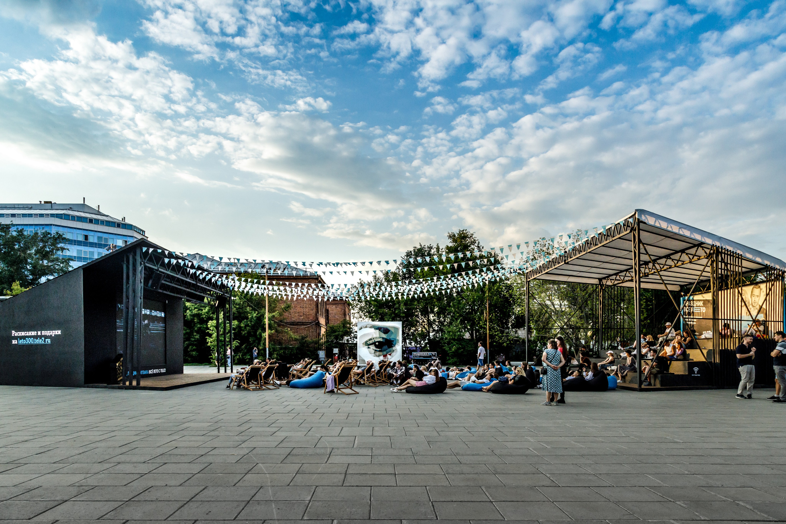 Павильон TELE 2 в центре Екатеринбурга. Интерьерный фотограф. Фотограф архитектуры