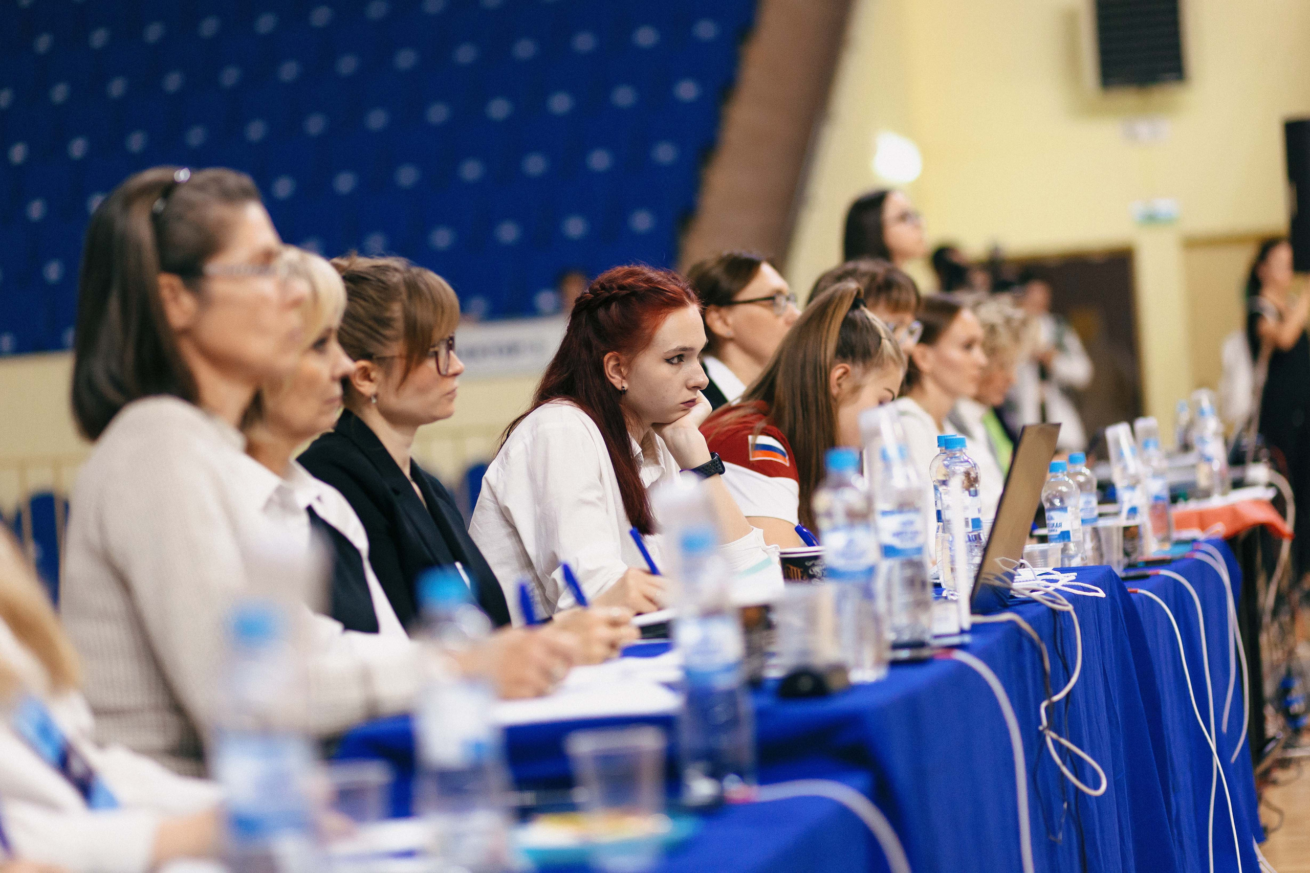 «Смоленские узоры» Чемпионат по спортивной аэробике. Спортивный фотограф Александр Васильев. RG и AGG