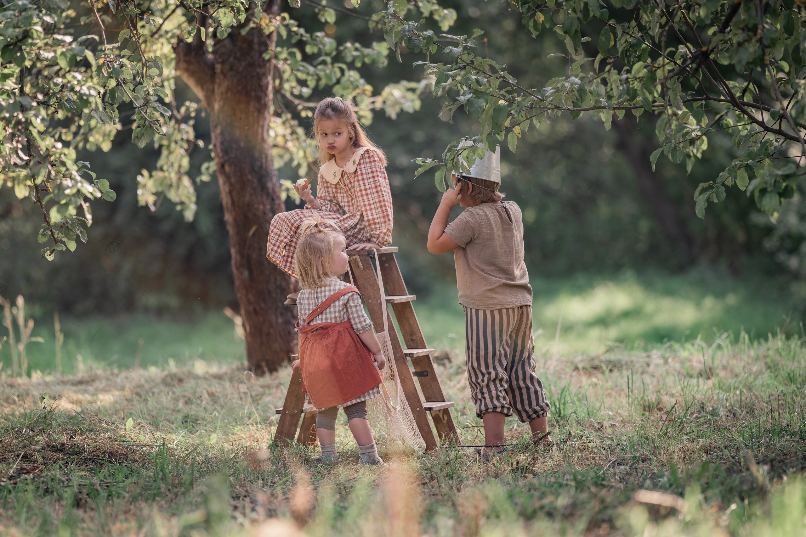 Яблочный сад. Семейный фотограф Ефремова Виктория