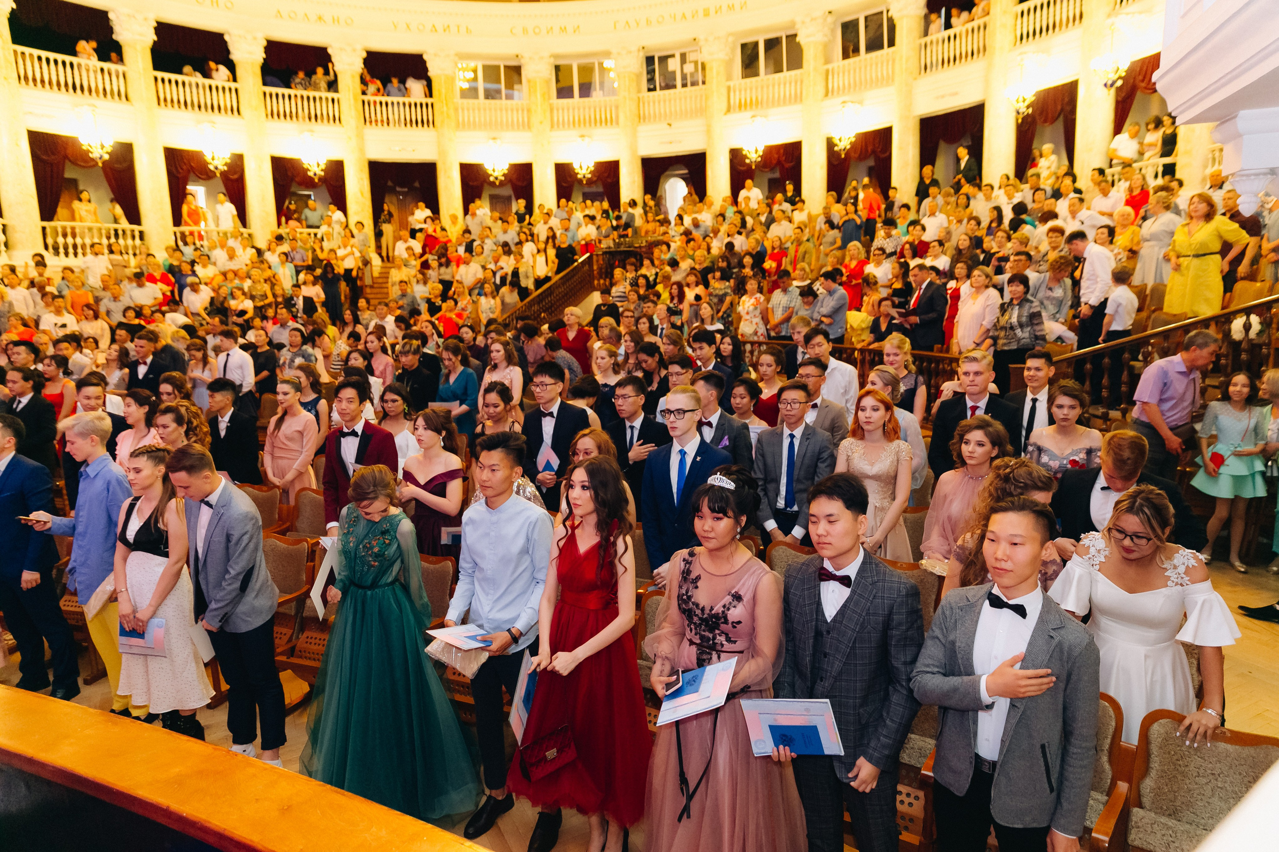 Вручение аттестатов 14 Гимназия. Свадебный и семейный фотограф в Улан-Удэ