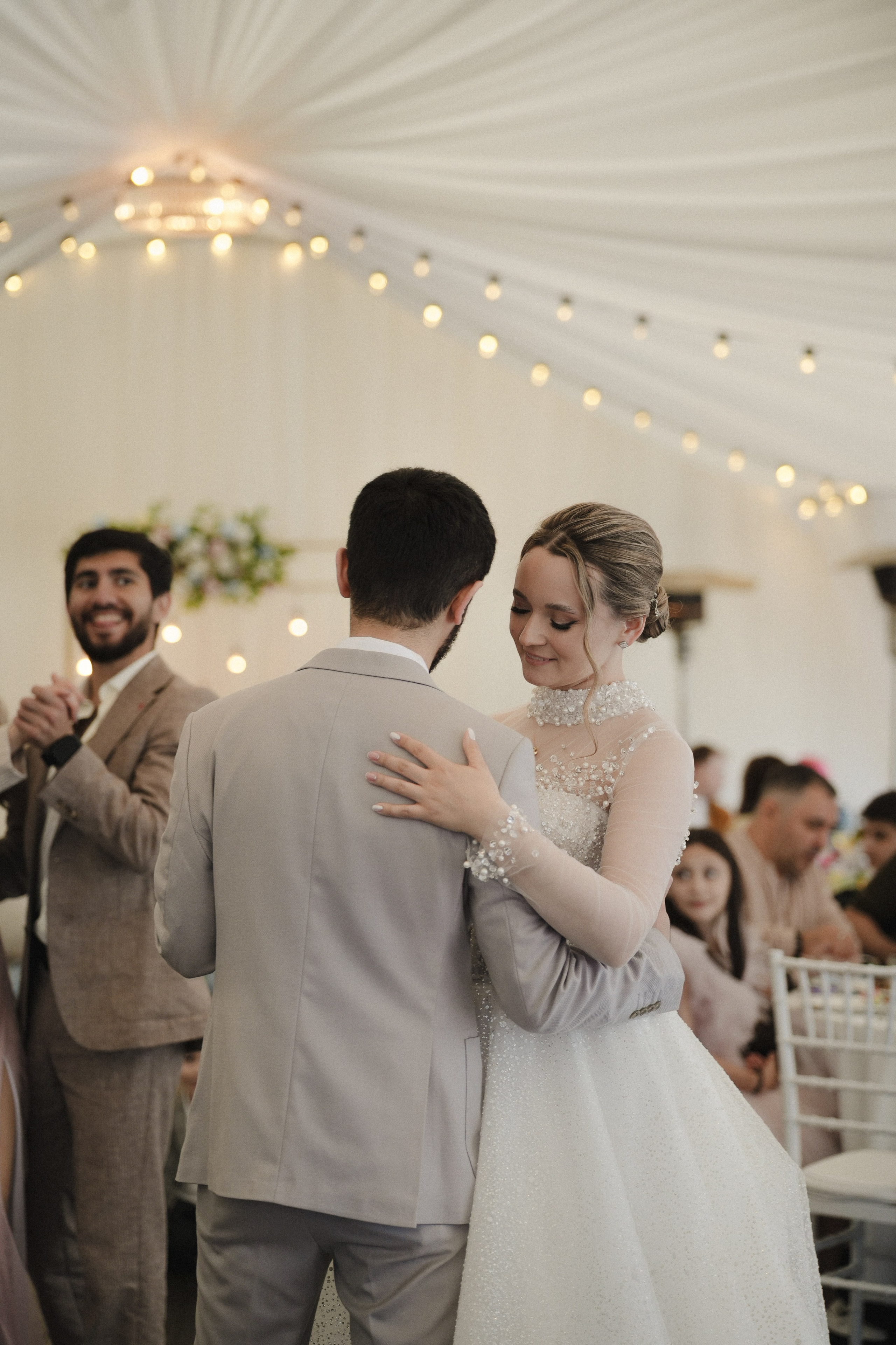 Сборы жениха и невесты, бракосочетание в Савеловском загсе, выездная церемония