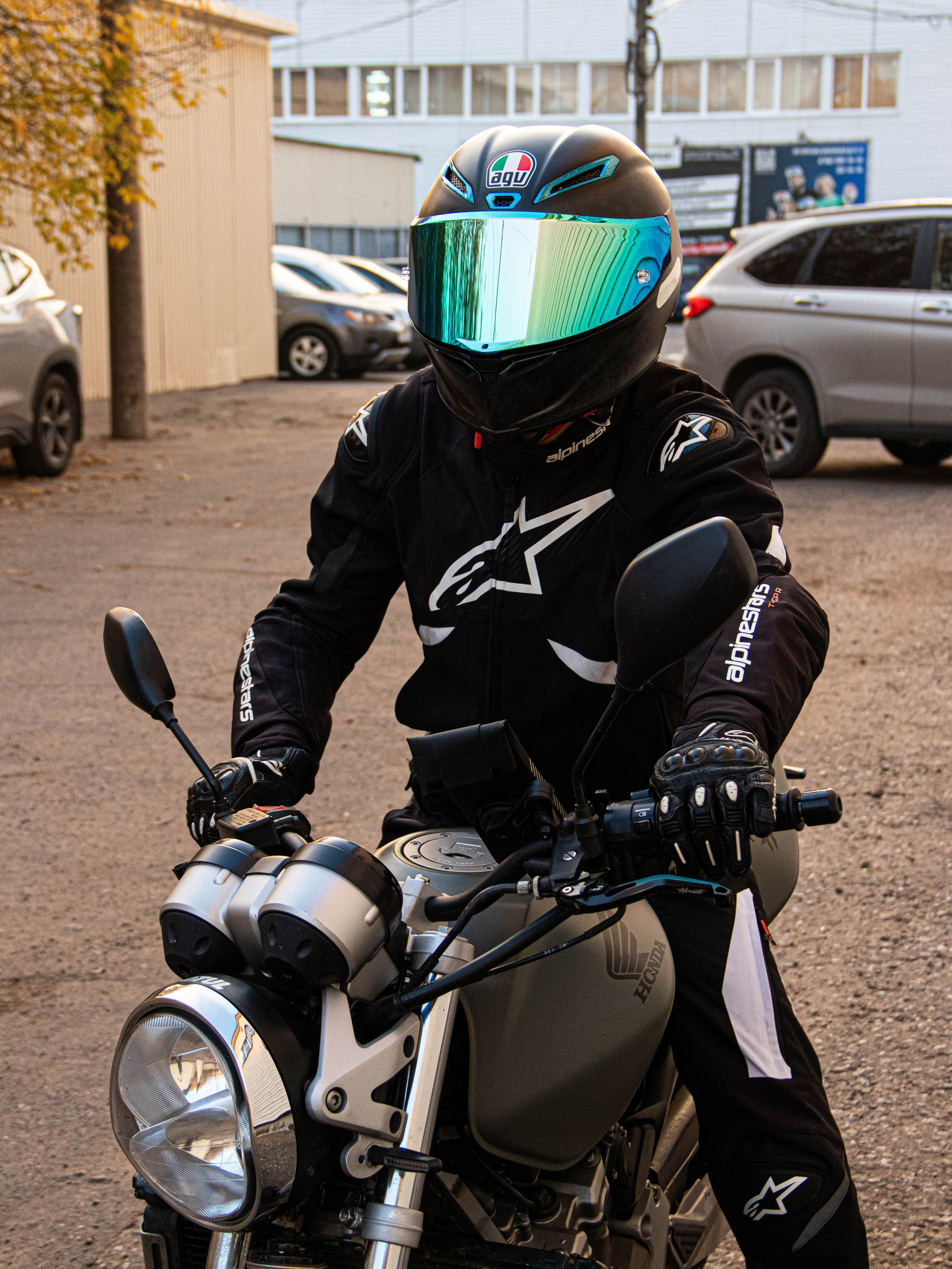 Мотоциклетный шлем. «Матрица»