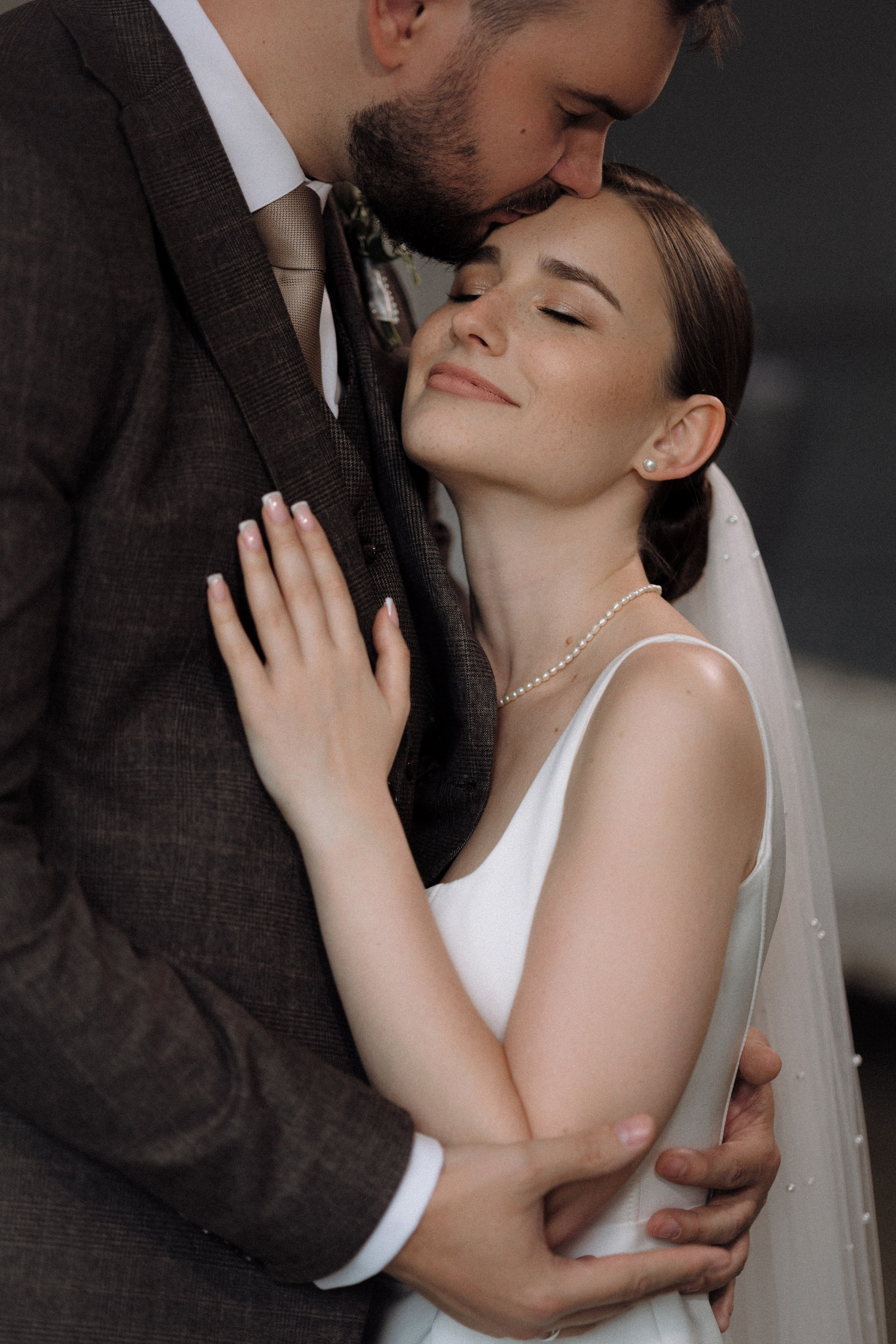 Портфолио свадебного фотографа в Москве. Фотосессия с лошадьми Москва. Фотограф на свадьбу в Москве. Свадебная фотосессия на черном фоне. Фотограф в Москве Валерия Рожкова