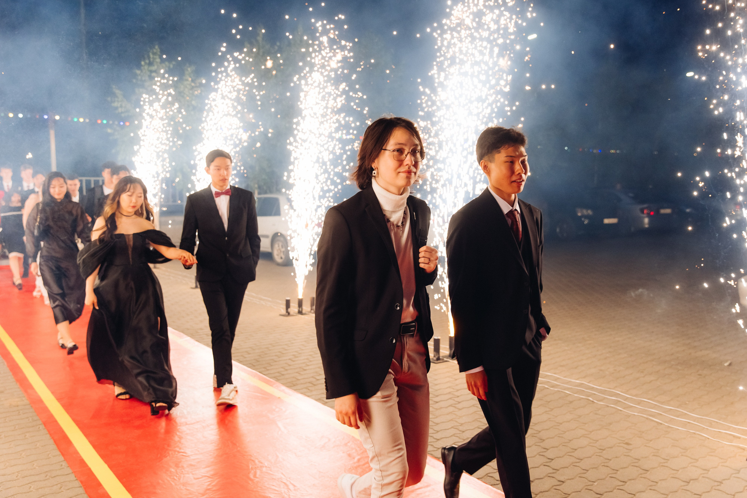 Выпускной вечер. 49 школа. Баран на корове. Свадебный и семейный фотограф в Улан-Удэ