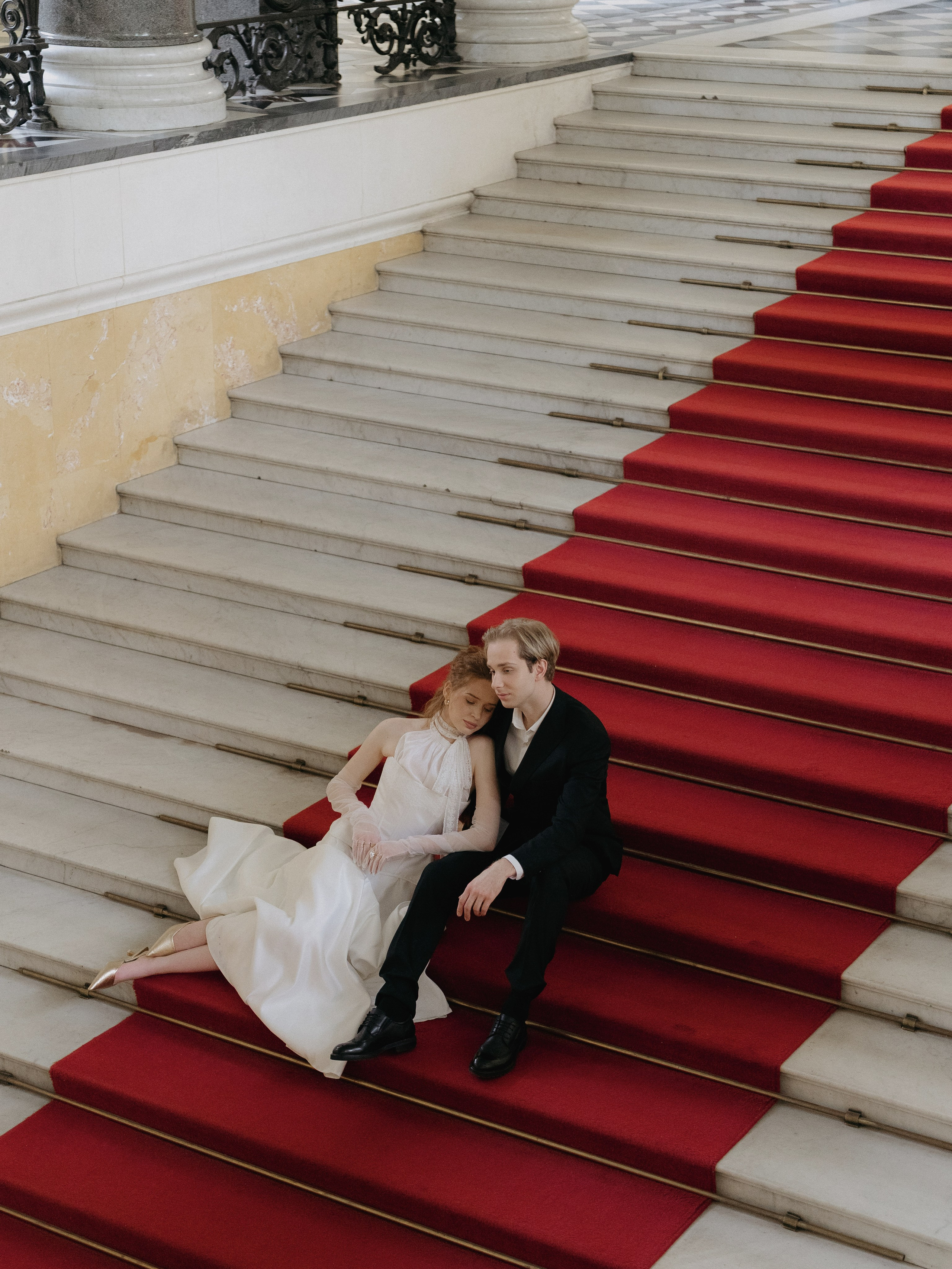 В Эрмитаже. Свадебный фотограф в Санкт-Петербурге Саша Колоцей