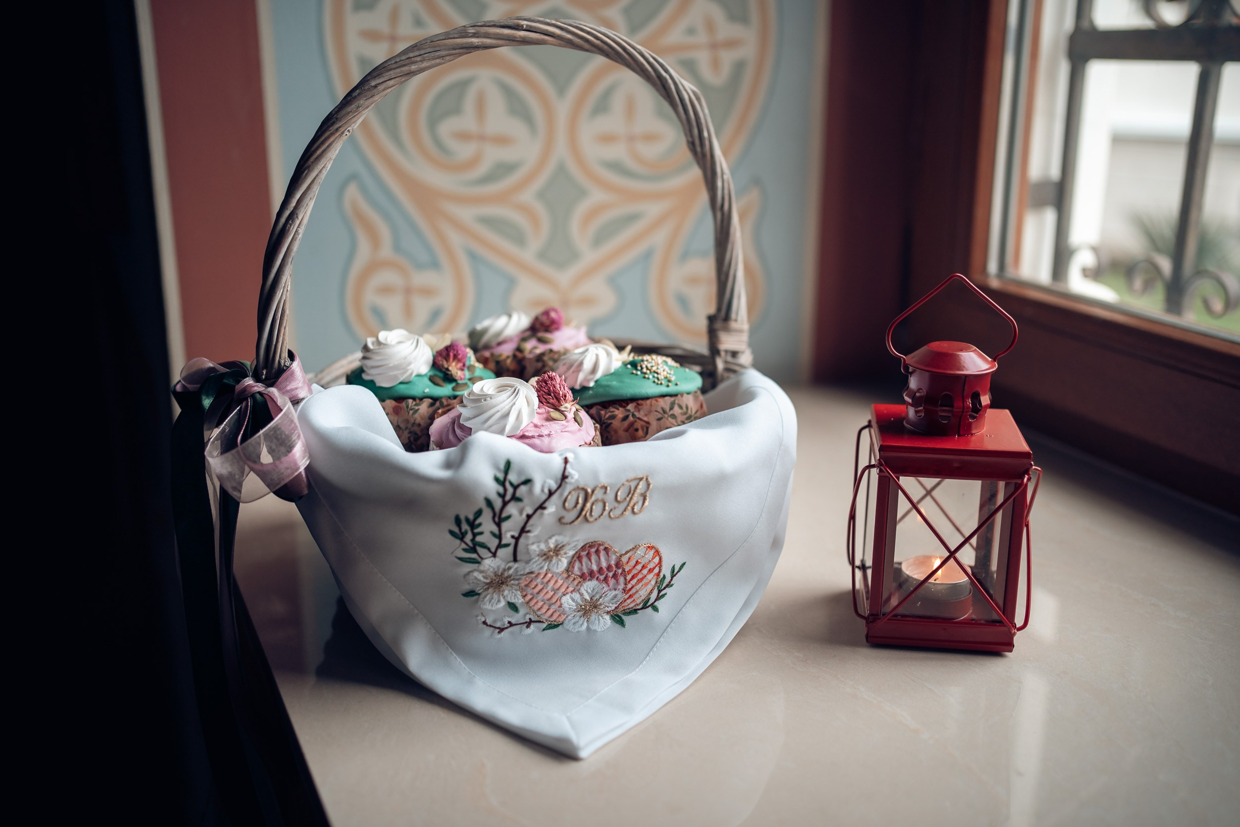 Пасхальный день христианки на Святой земле Крыма, Херсонес Севастополь. Церковный фотограф Севастополь