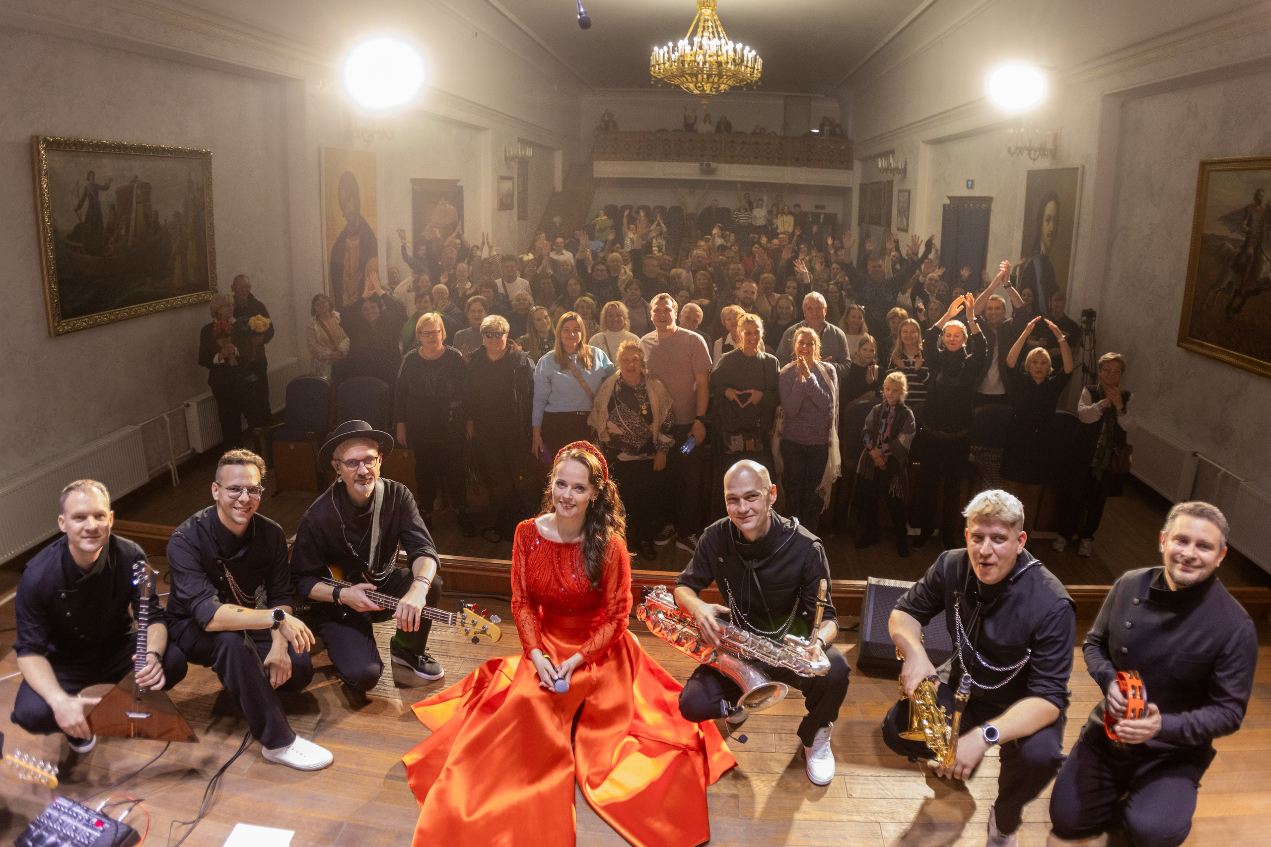 Сольный концерт 4.10. СУРОВЦЕВА project. Эстрадно-народный кавер-бэнд