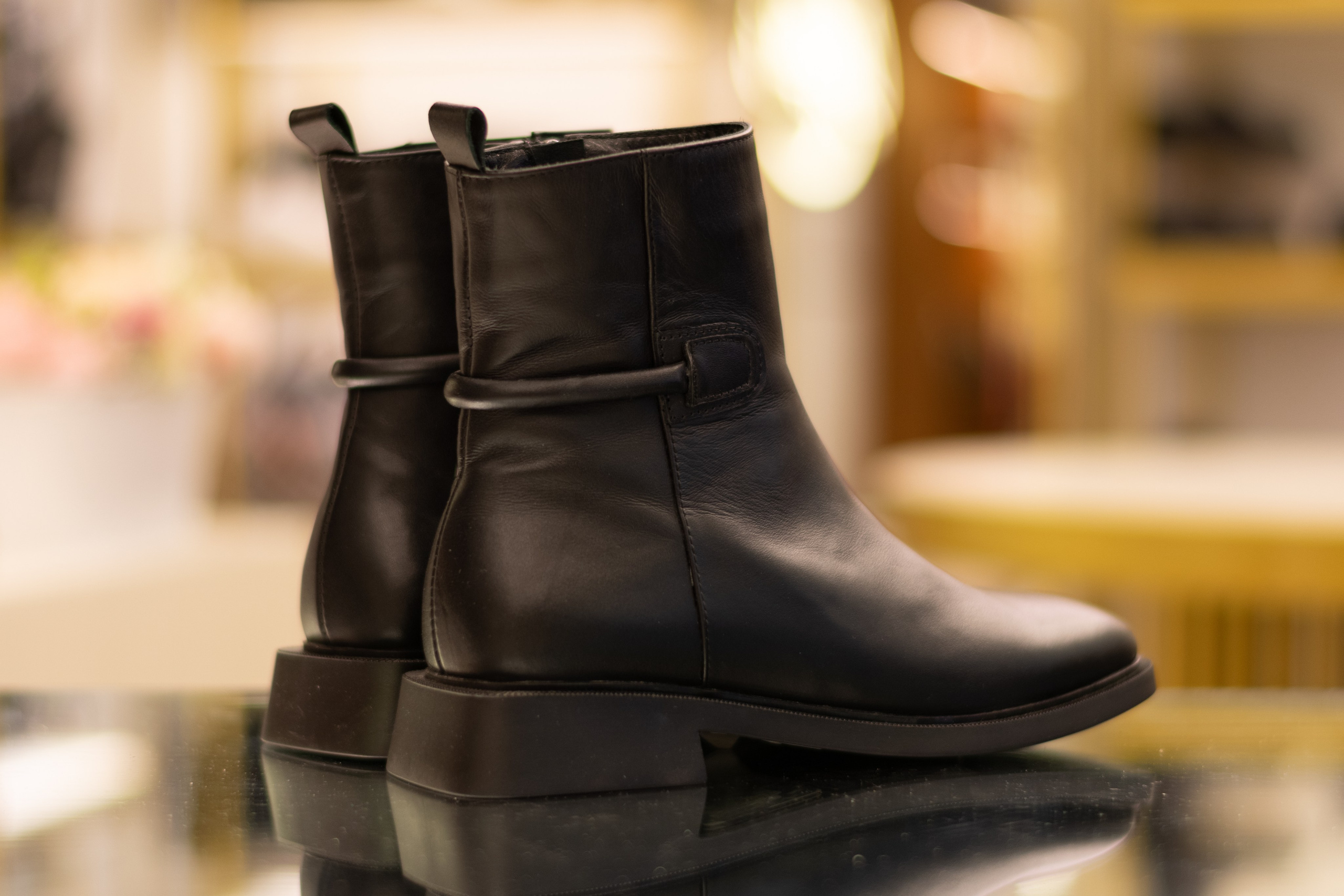 Для организаций. Предметная фотосессия для обувного магазина Capsula. Фотограф/видеограф Богдан Голованов