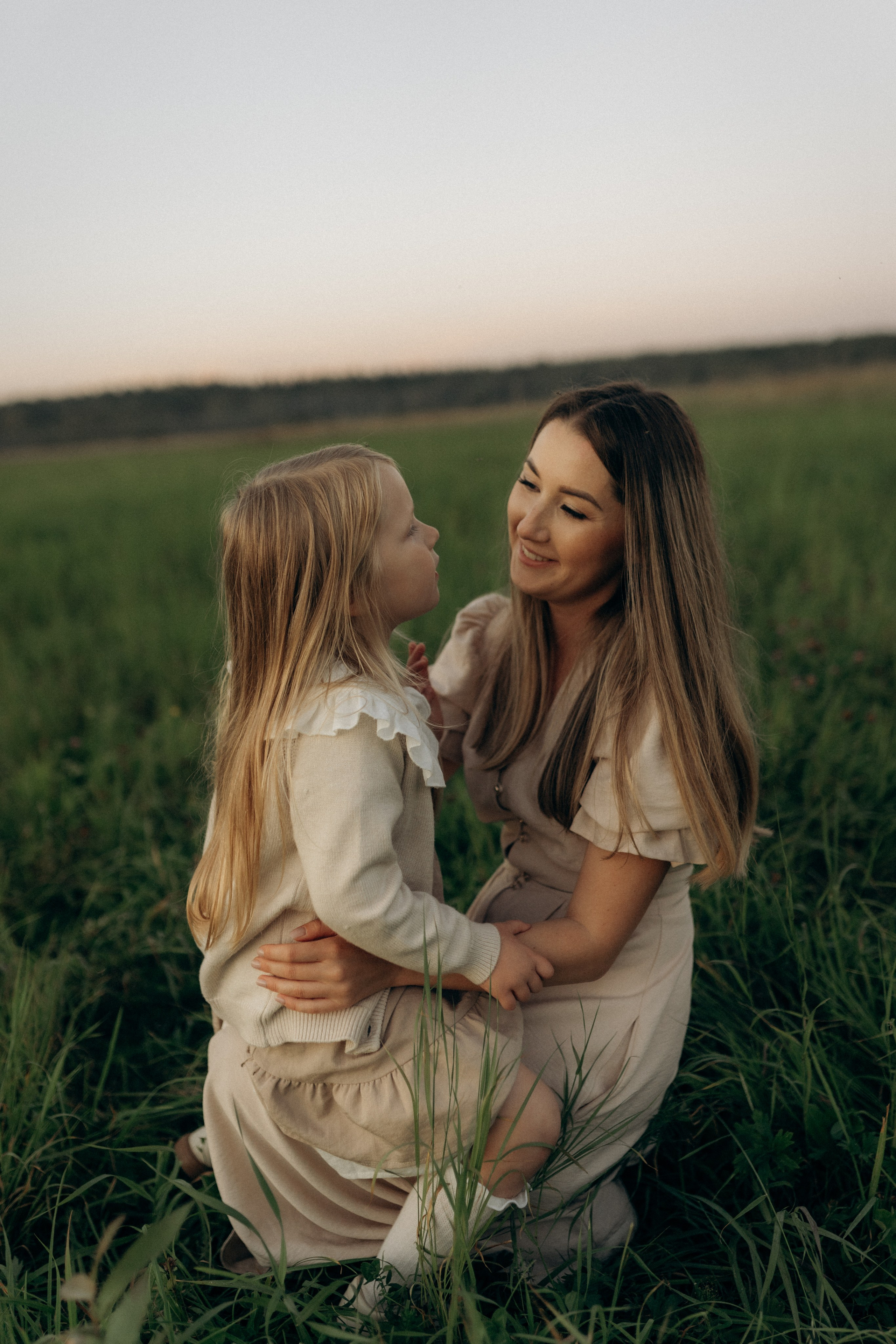 Летний вечер в поле. Семейный lifestyle фотограф в Москве Рената Рафикова